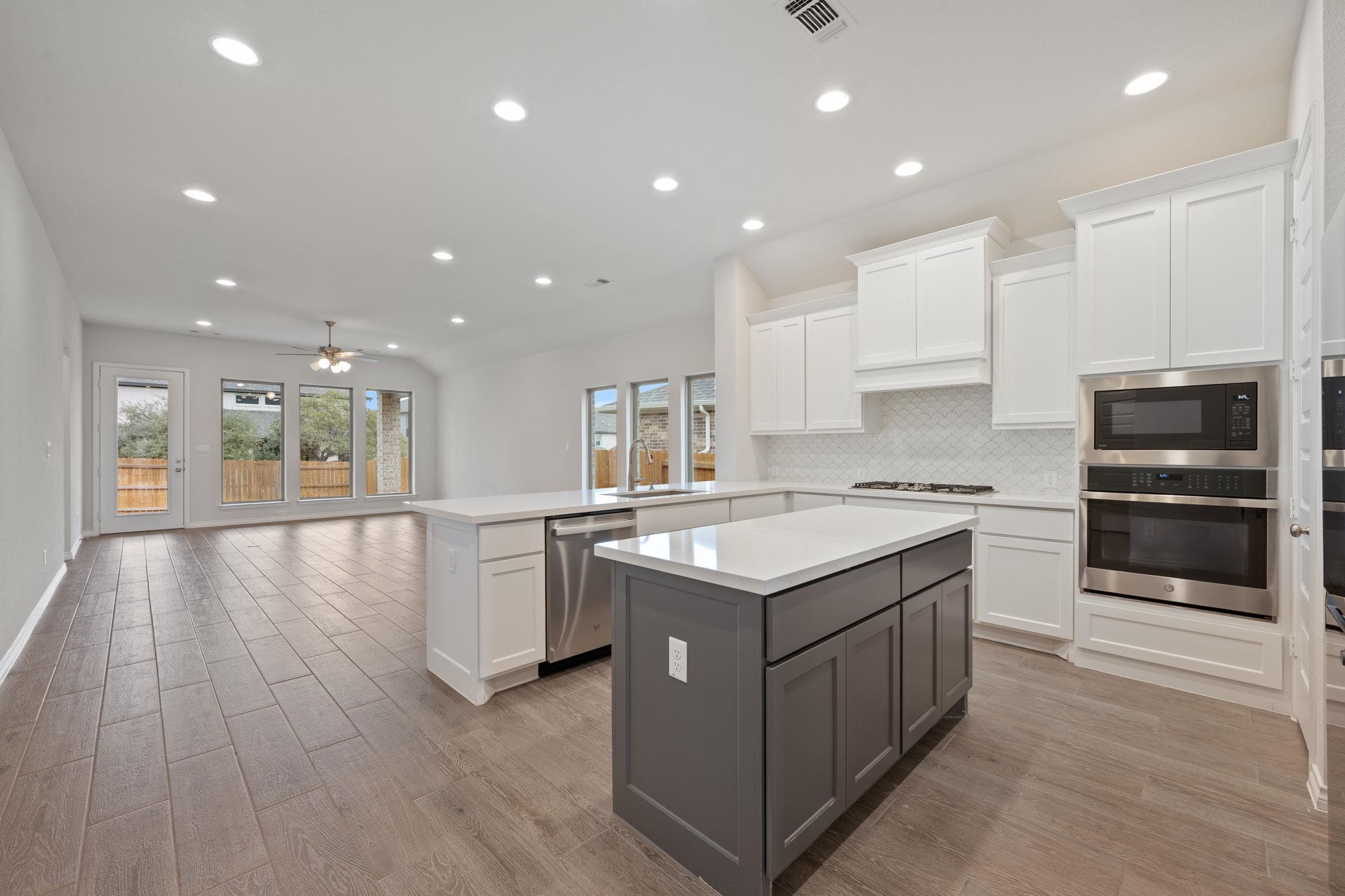 1037 Thunderhead TRL