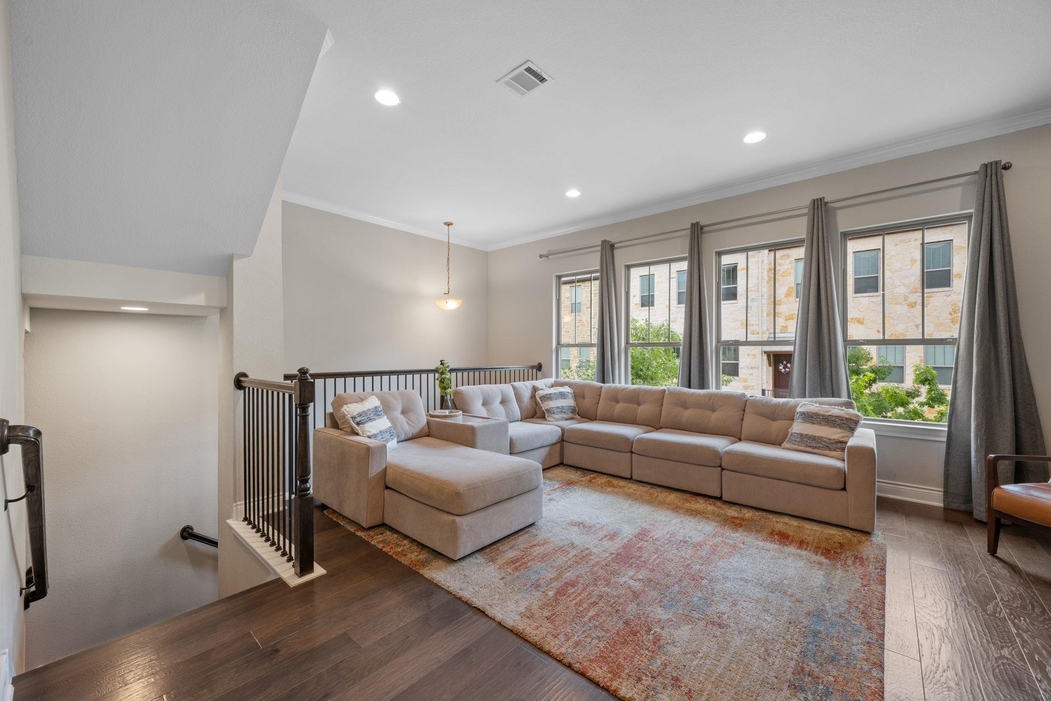 308 Adams ST