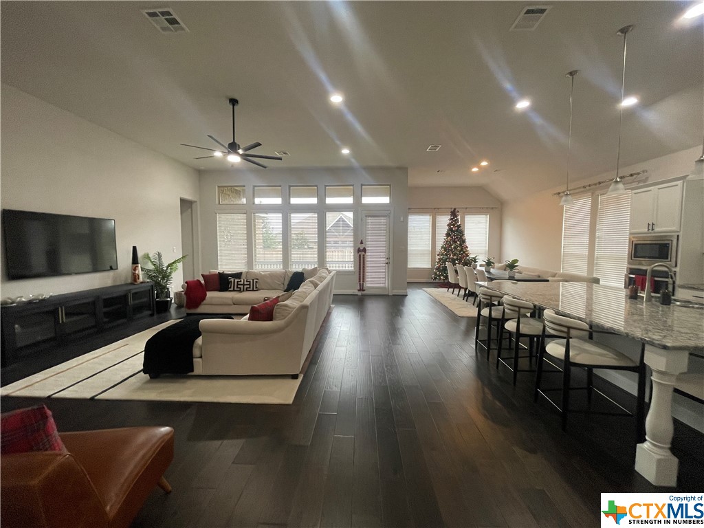 1712 Hollowback Drive