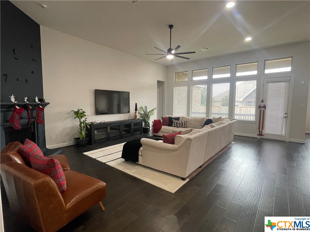 1712 Hollowback Drive