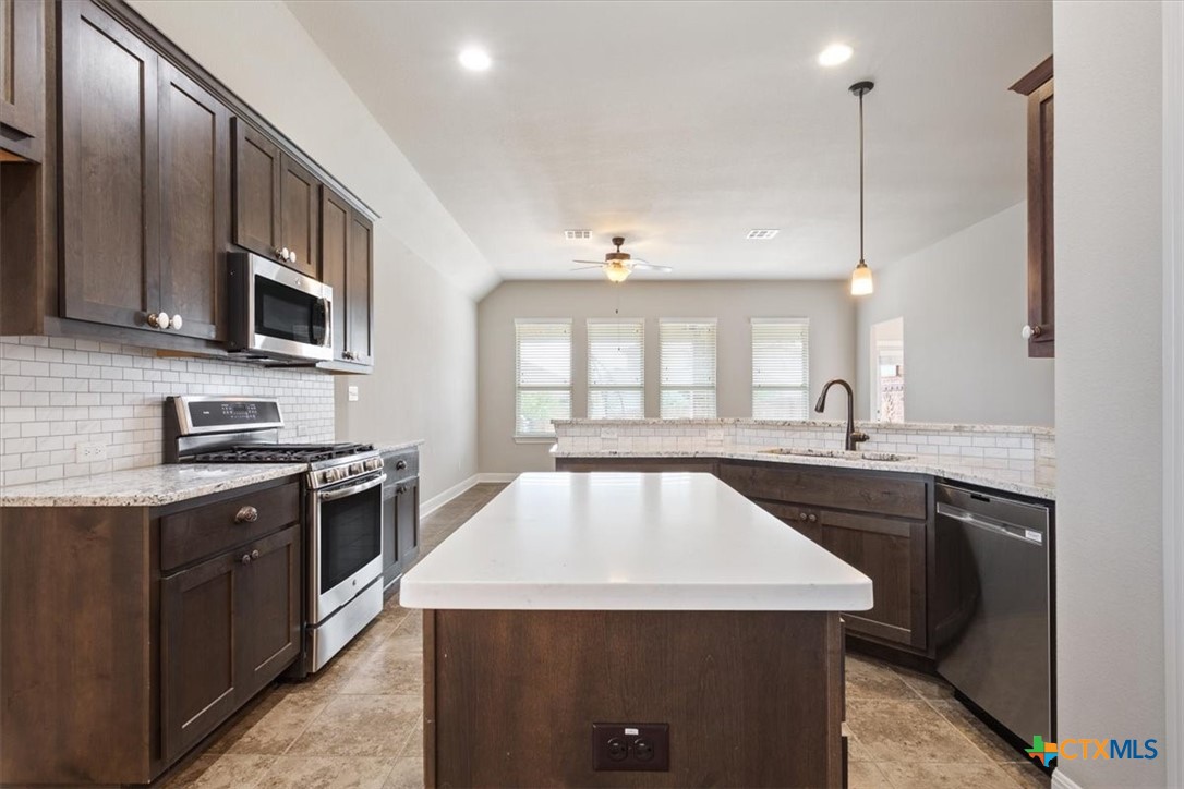 2711 Florin Cove