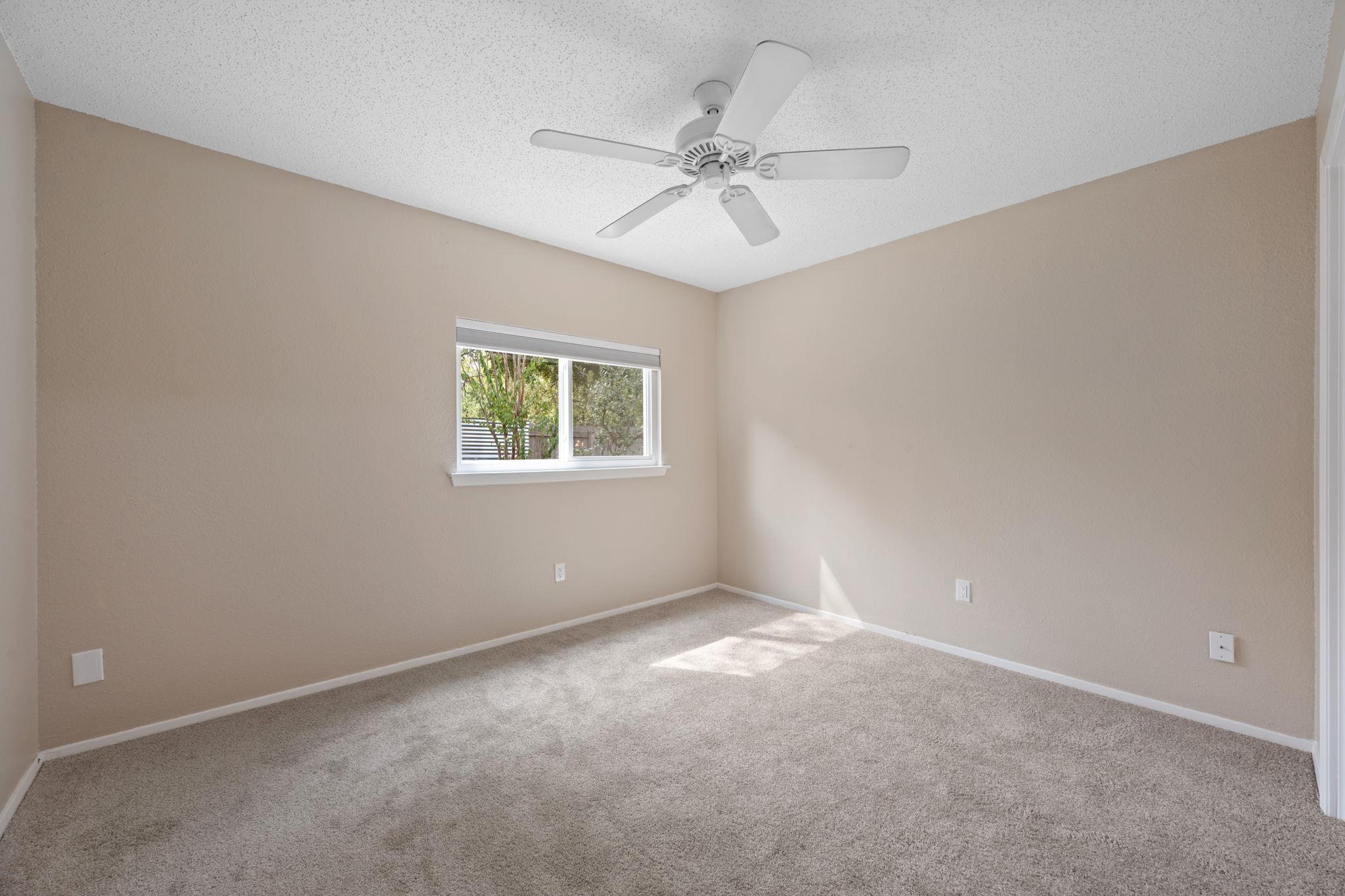 8002 Treehouse LN
