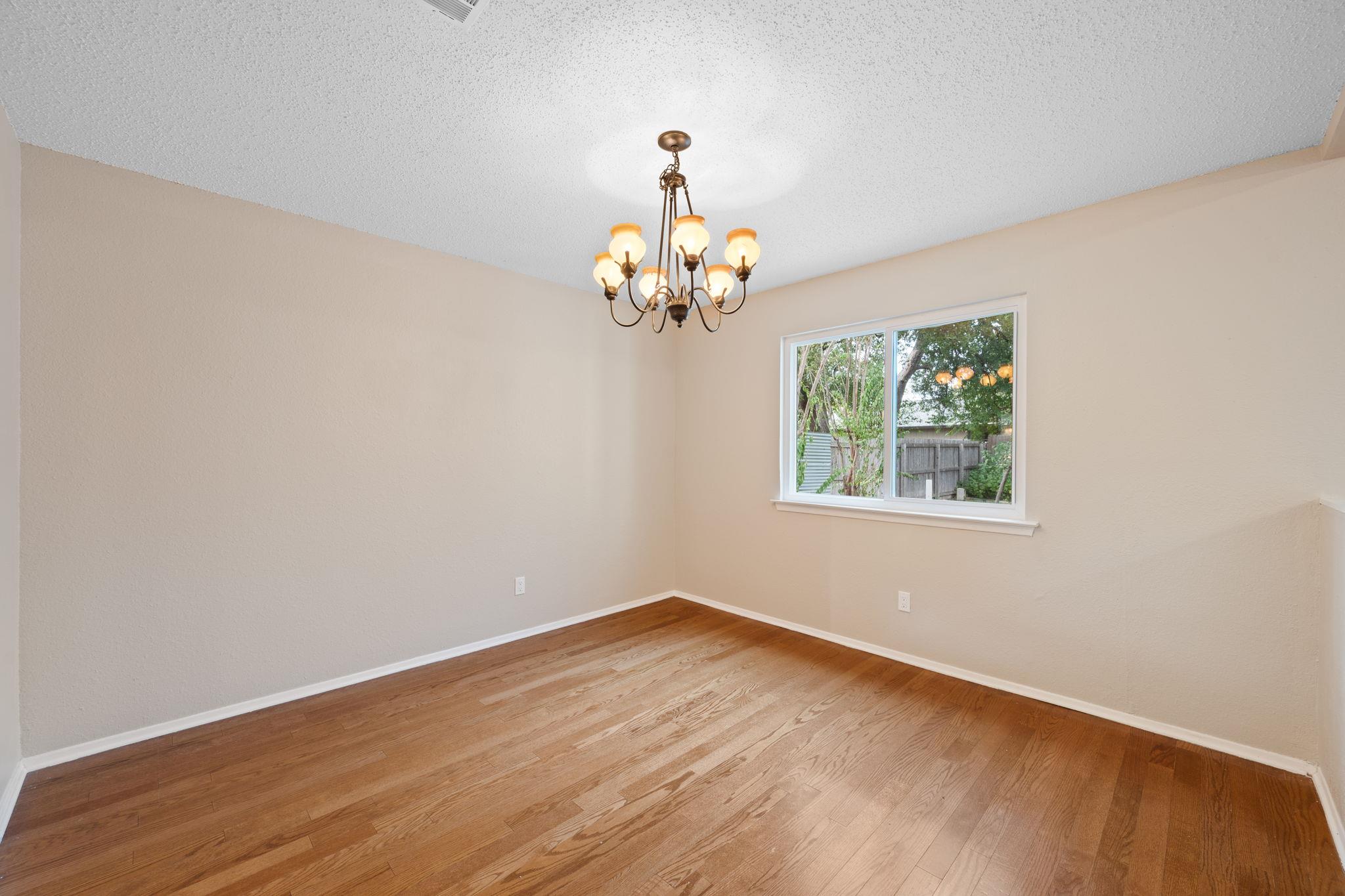 8002 Treehouse LN