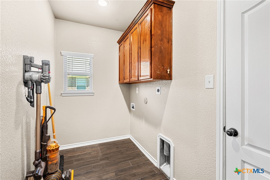 5908 La Roea Drive