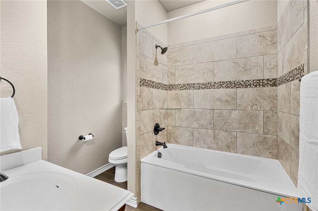 5908 La Roea Drive