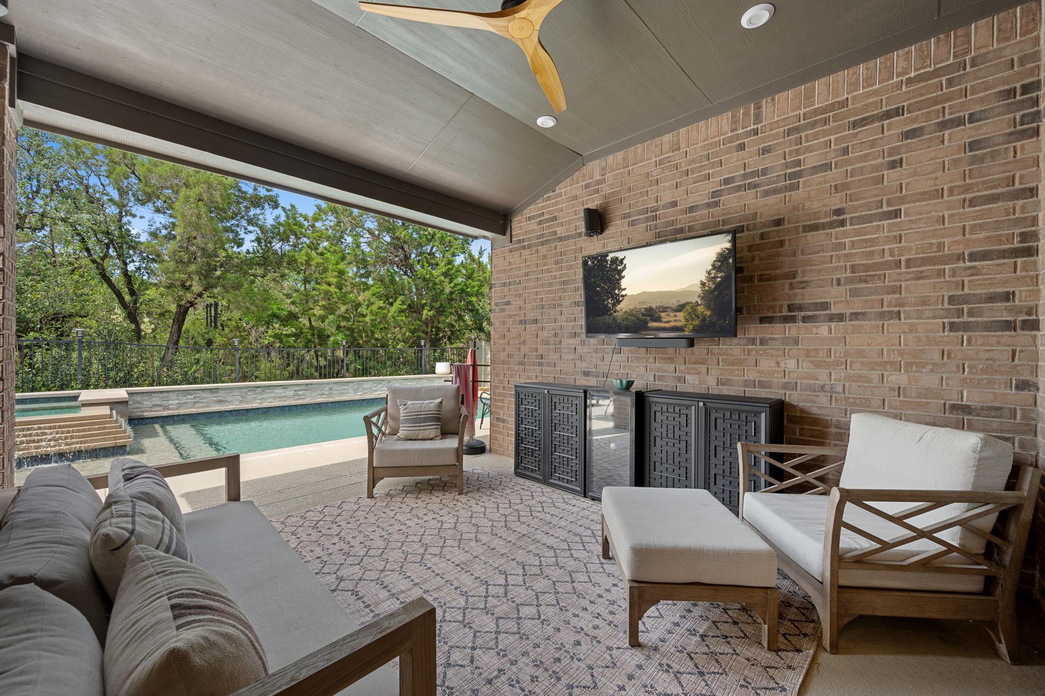 1005 Wolf Hollow DR