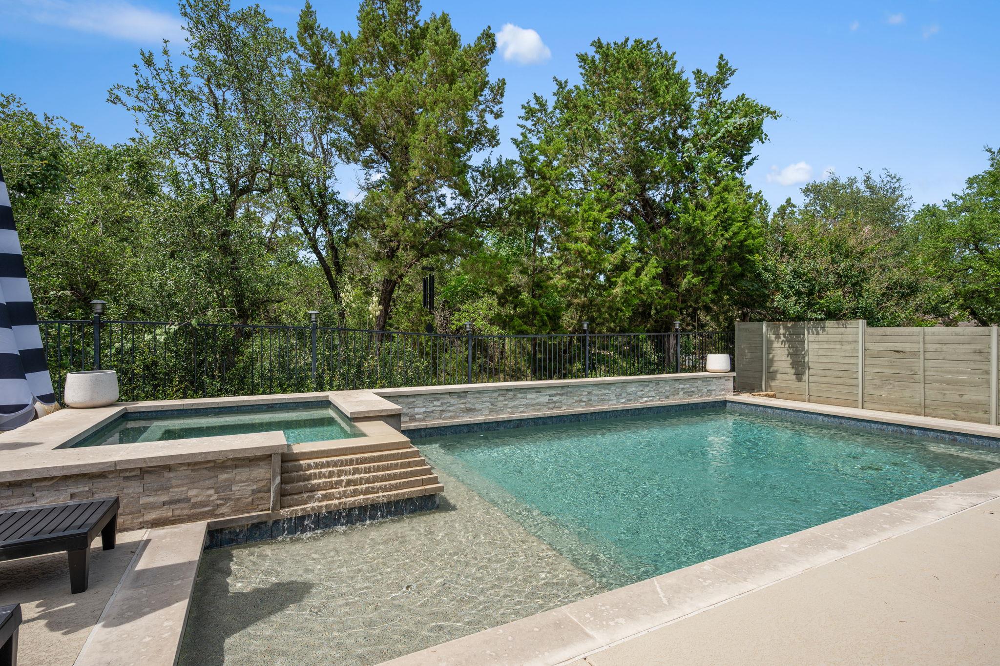 1005 Wolf Hollow DR