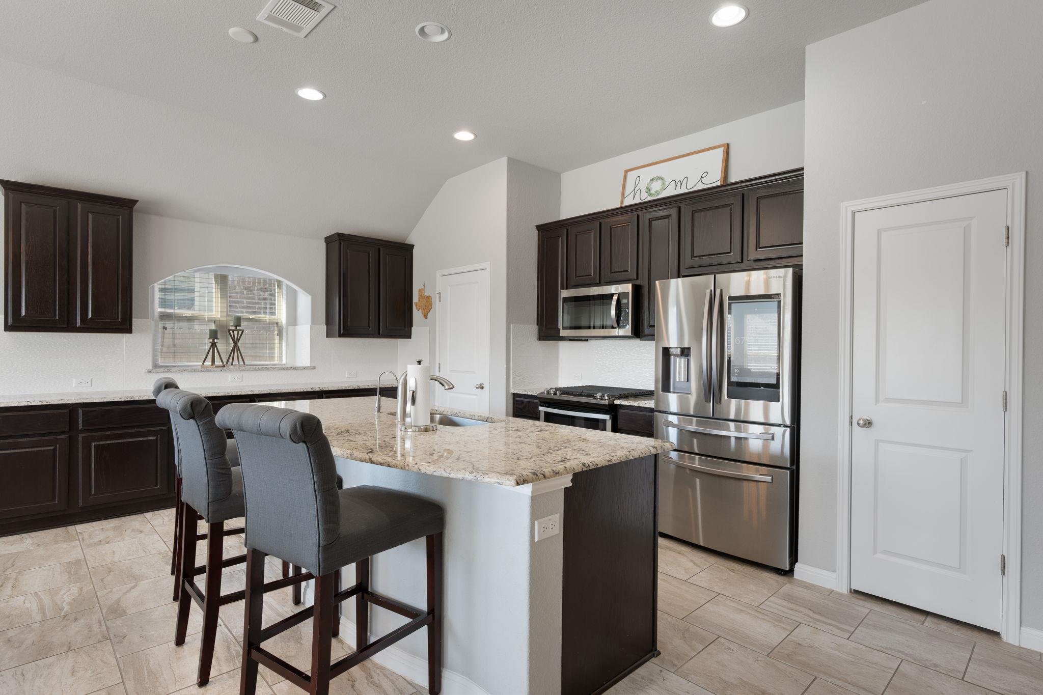 105 W Highfield ST