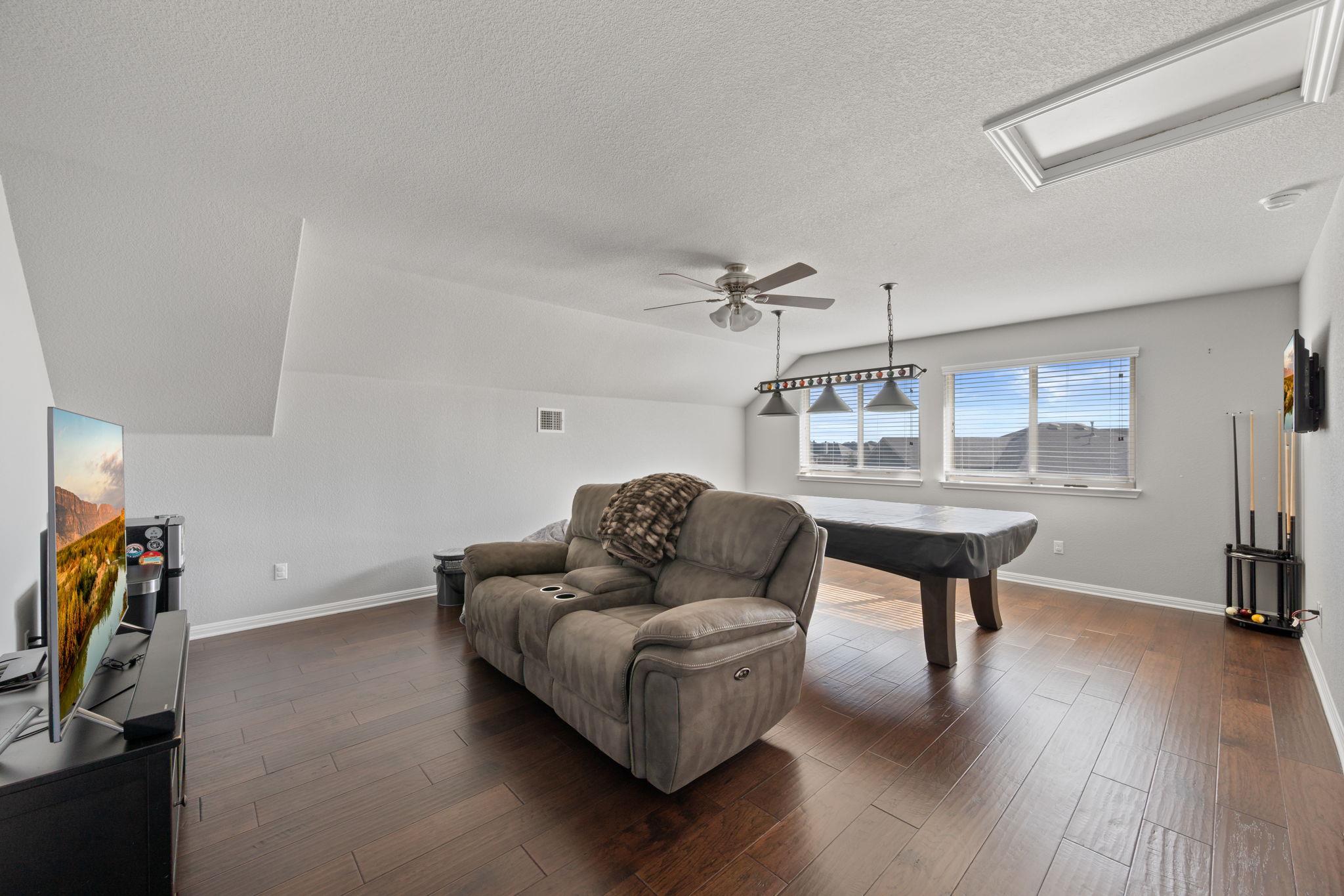 105 W Highfield ST