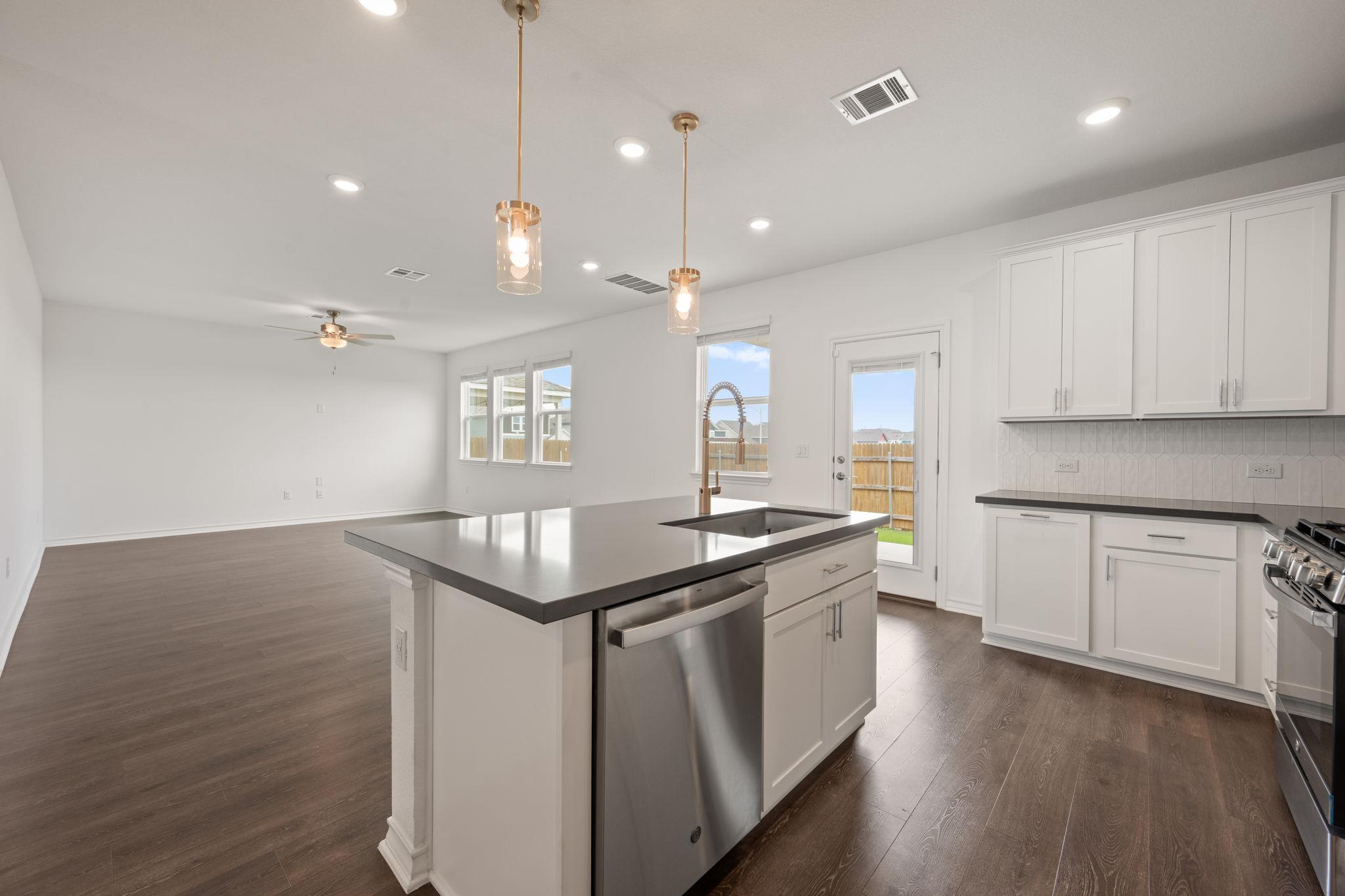 2902 Tavern DR