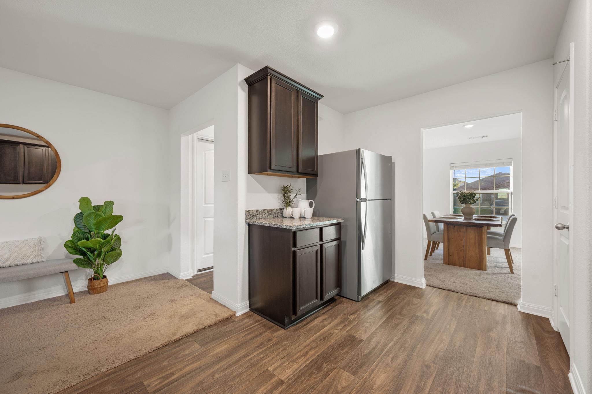 108 Maywood LN