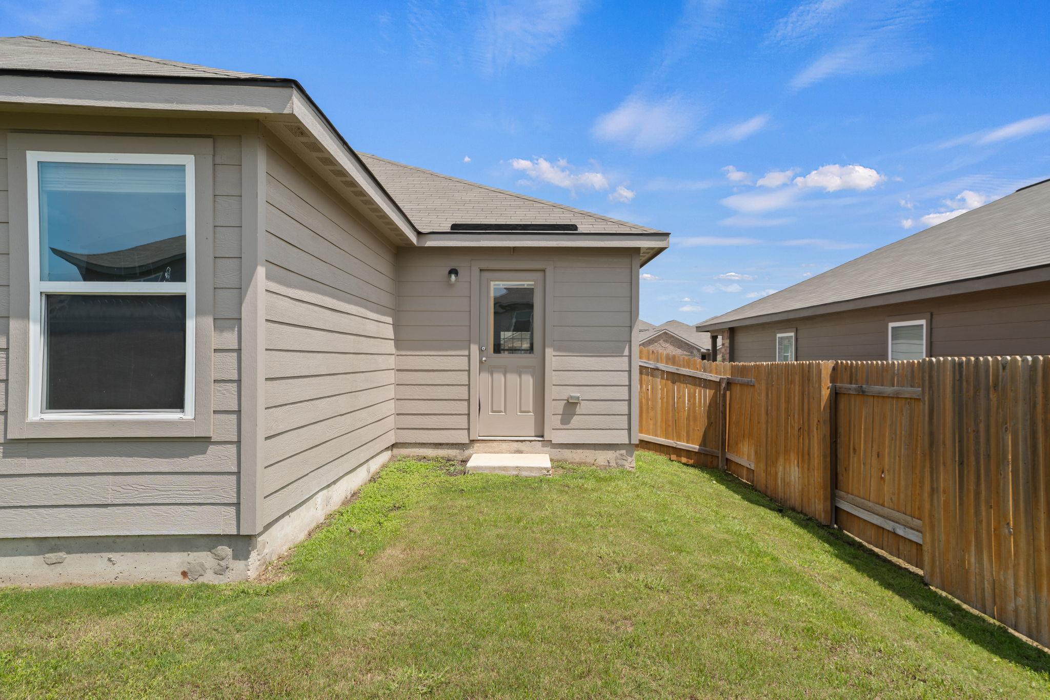 108 Maywood LN