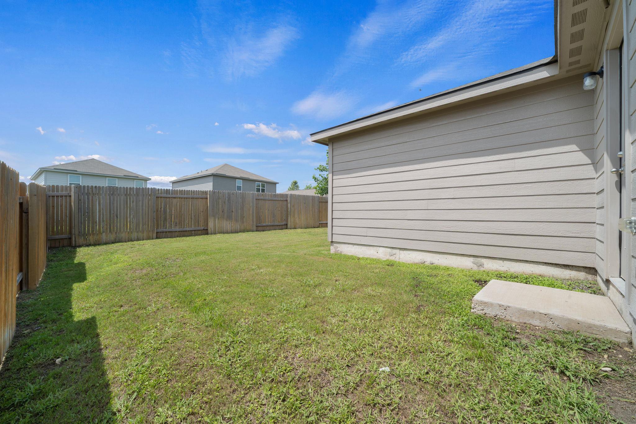 108 Maywood LN