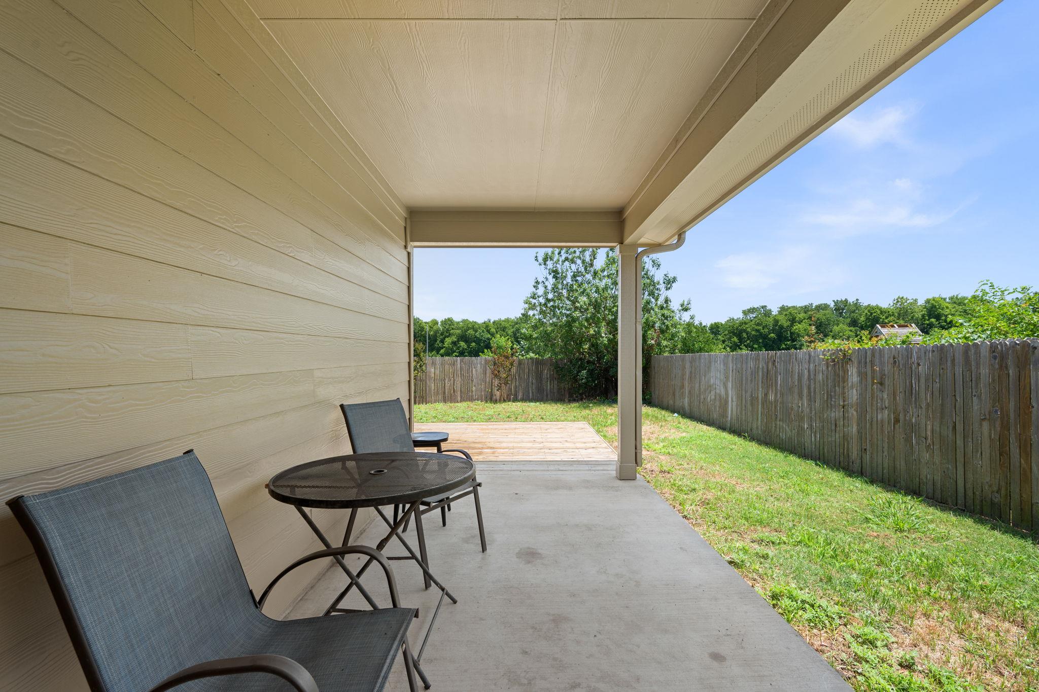 533 Luna Vista DR