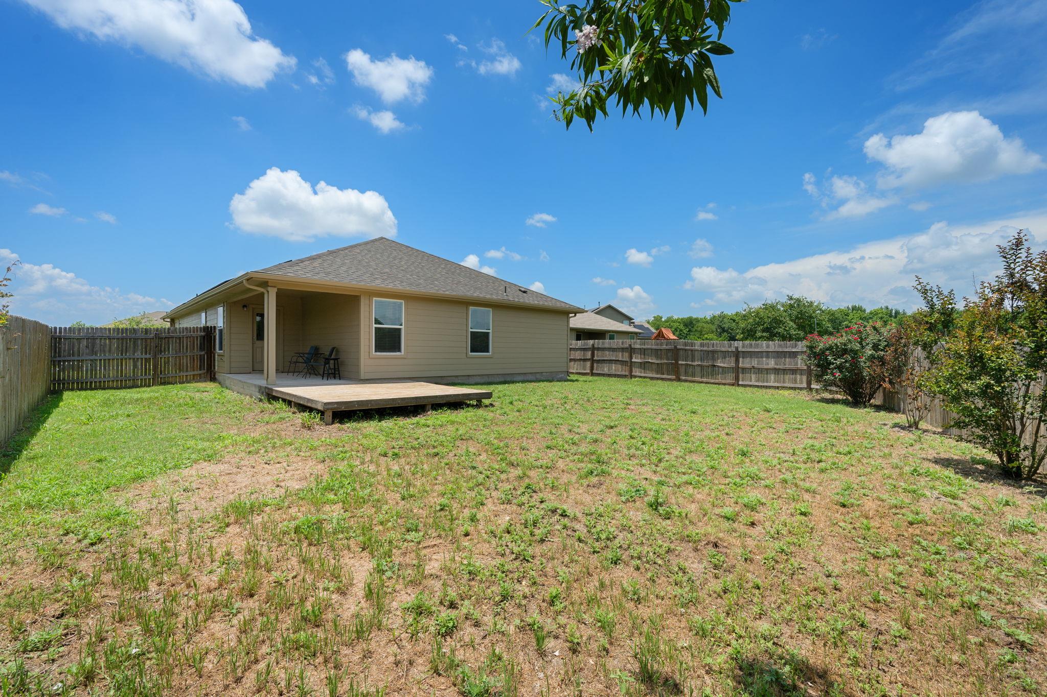 533 Luna Vista DR