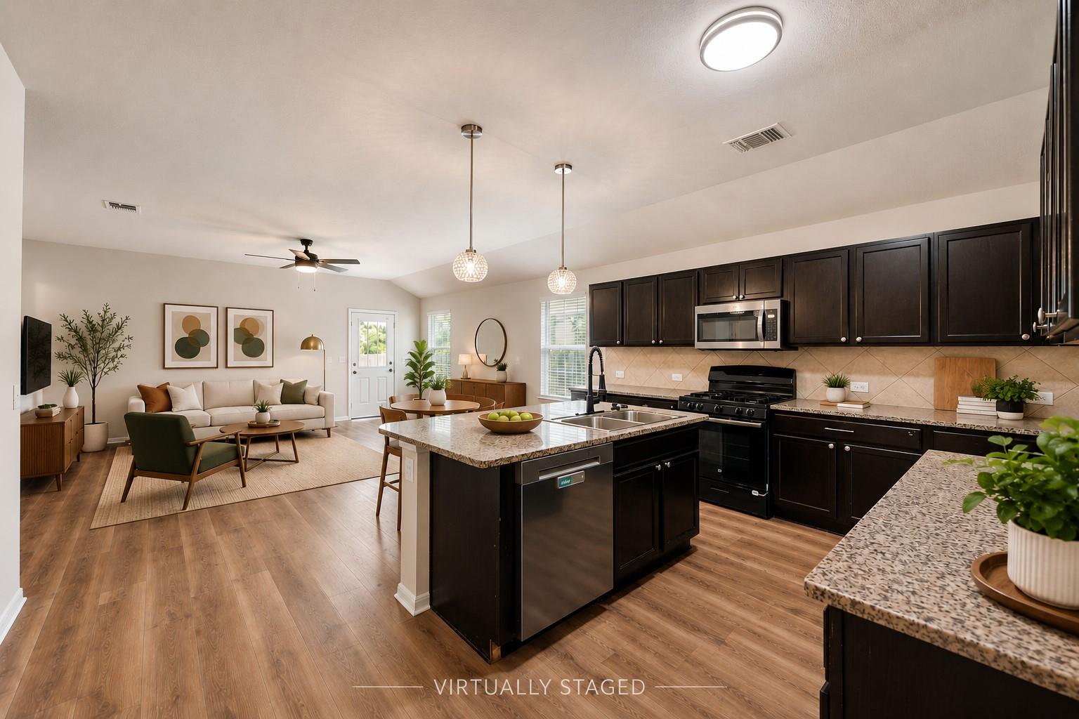 533 Luna Vista DR
