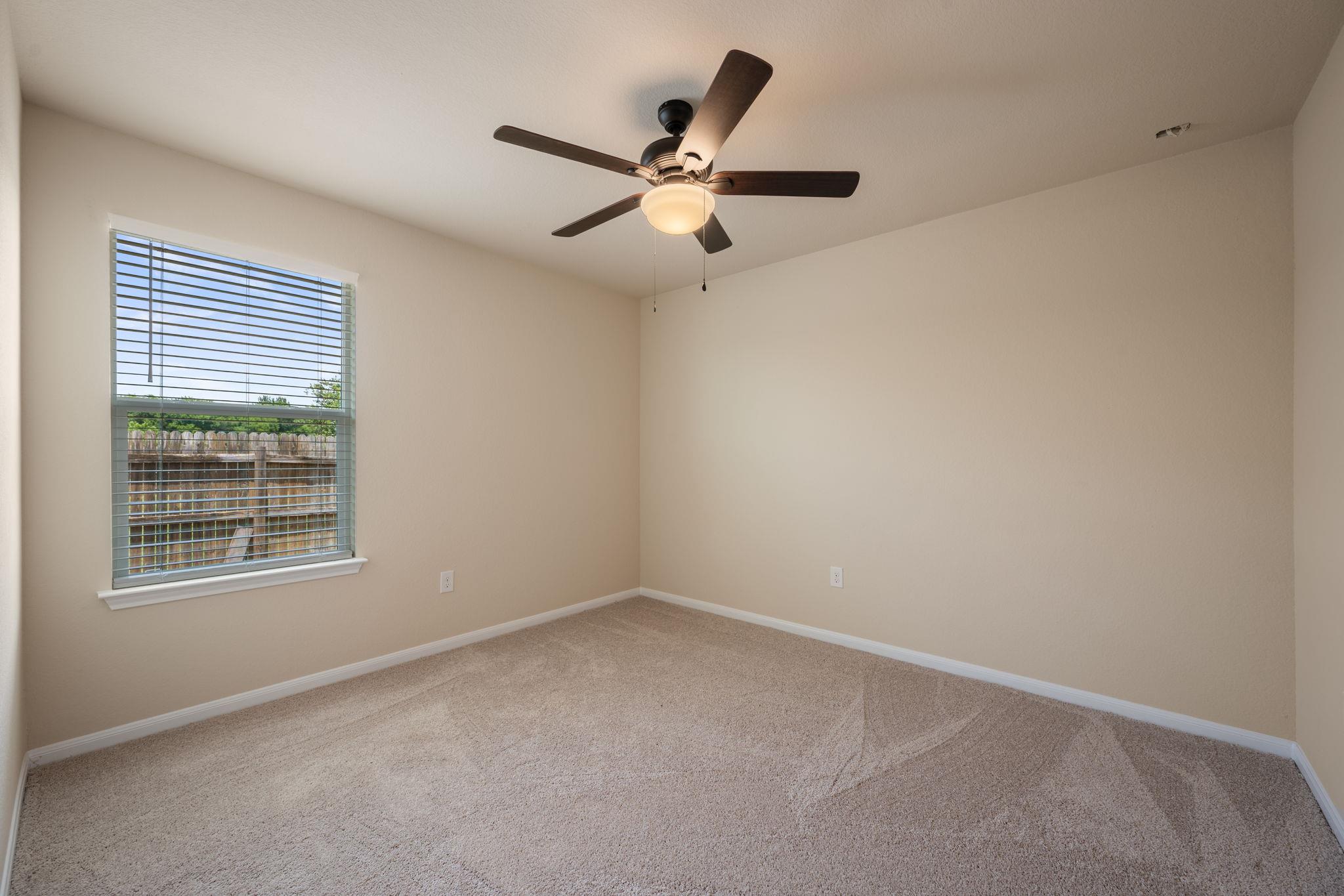 533 Luna Vista DR