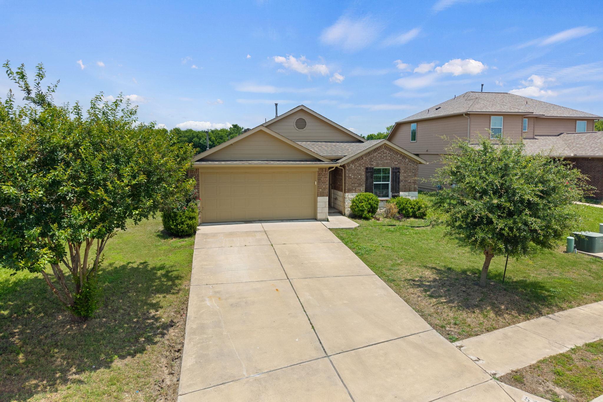 533 Luna Vista DR