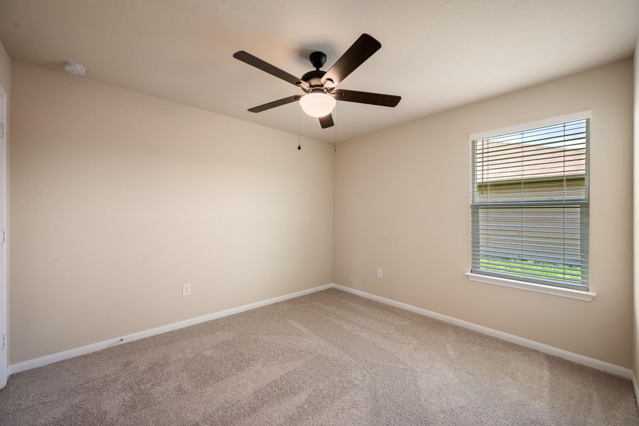 533 Luna Vista DR
