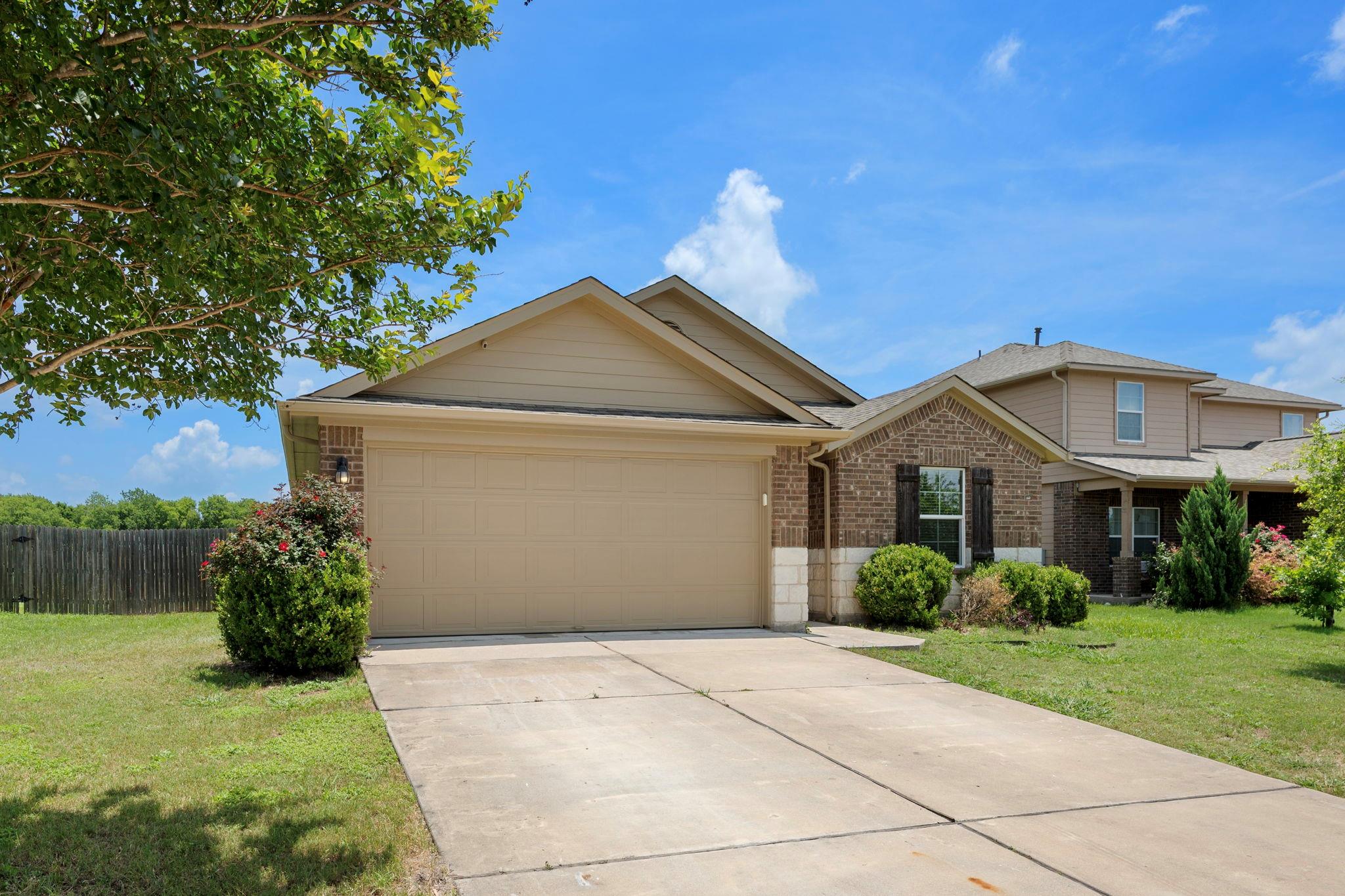 533 Luna Vista DR