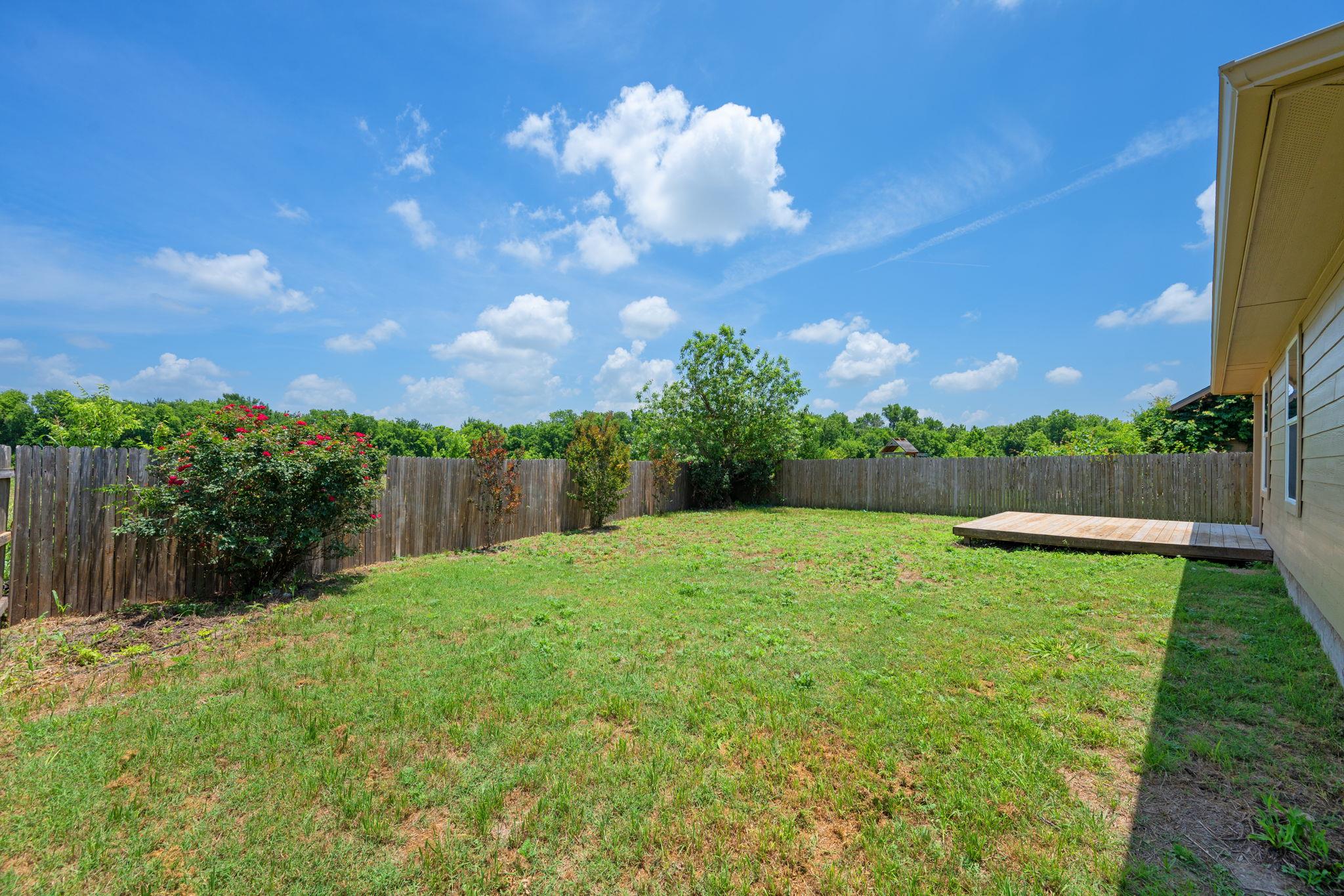 533 Luna Vista DR
