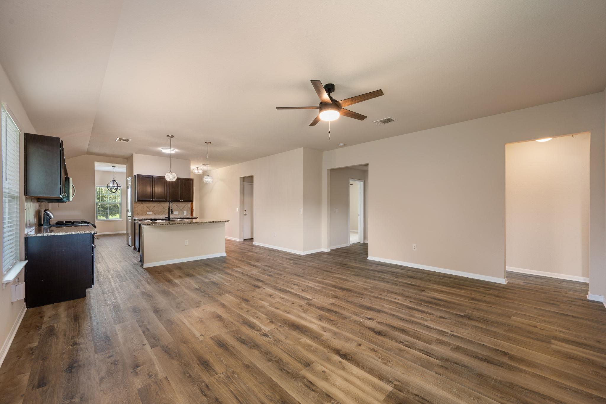 533 Luna Vista DR