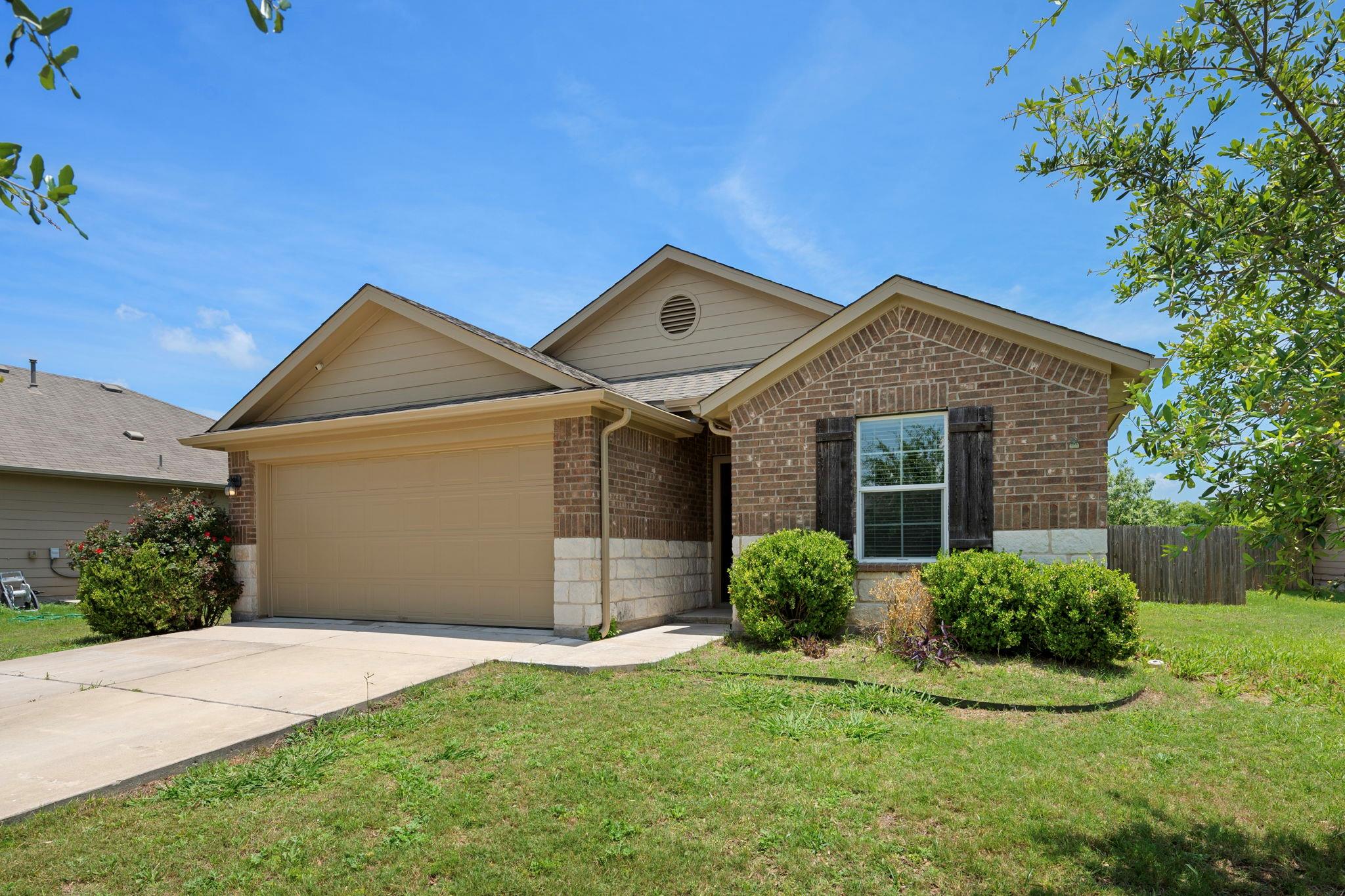 533 Luna Vista DR