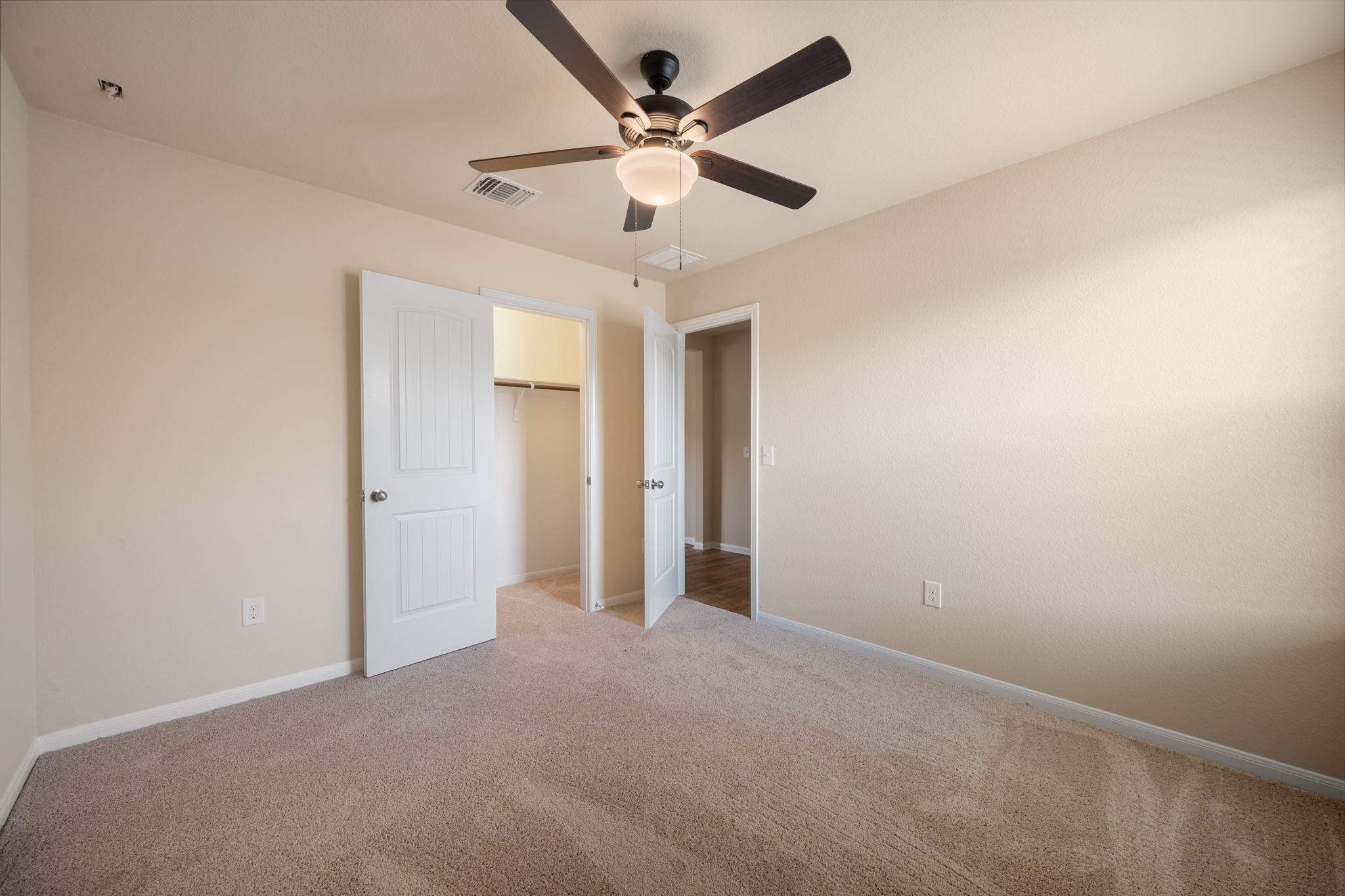 533 Luna Vista DR