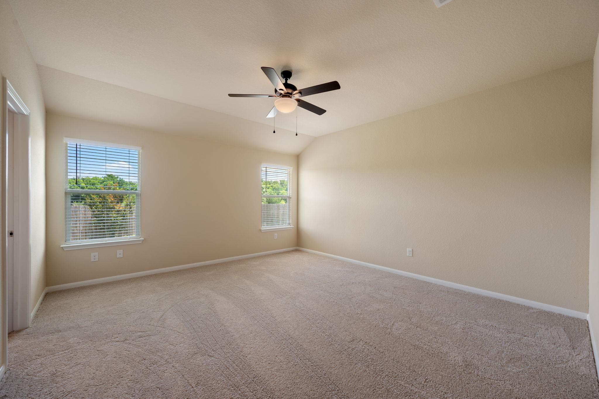 533 Luna Vista DR