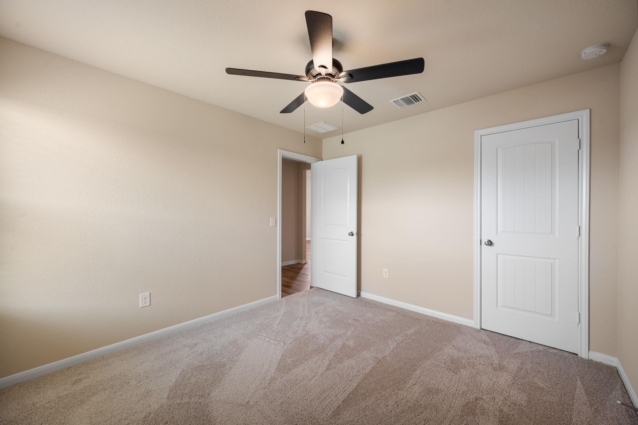 533 Luna Vista DR