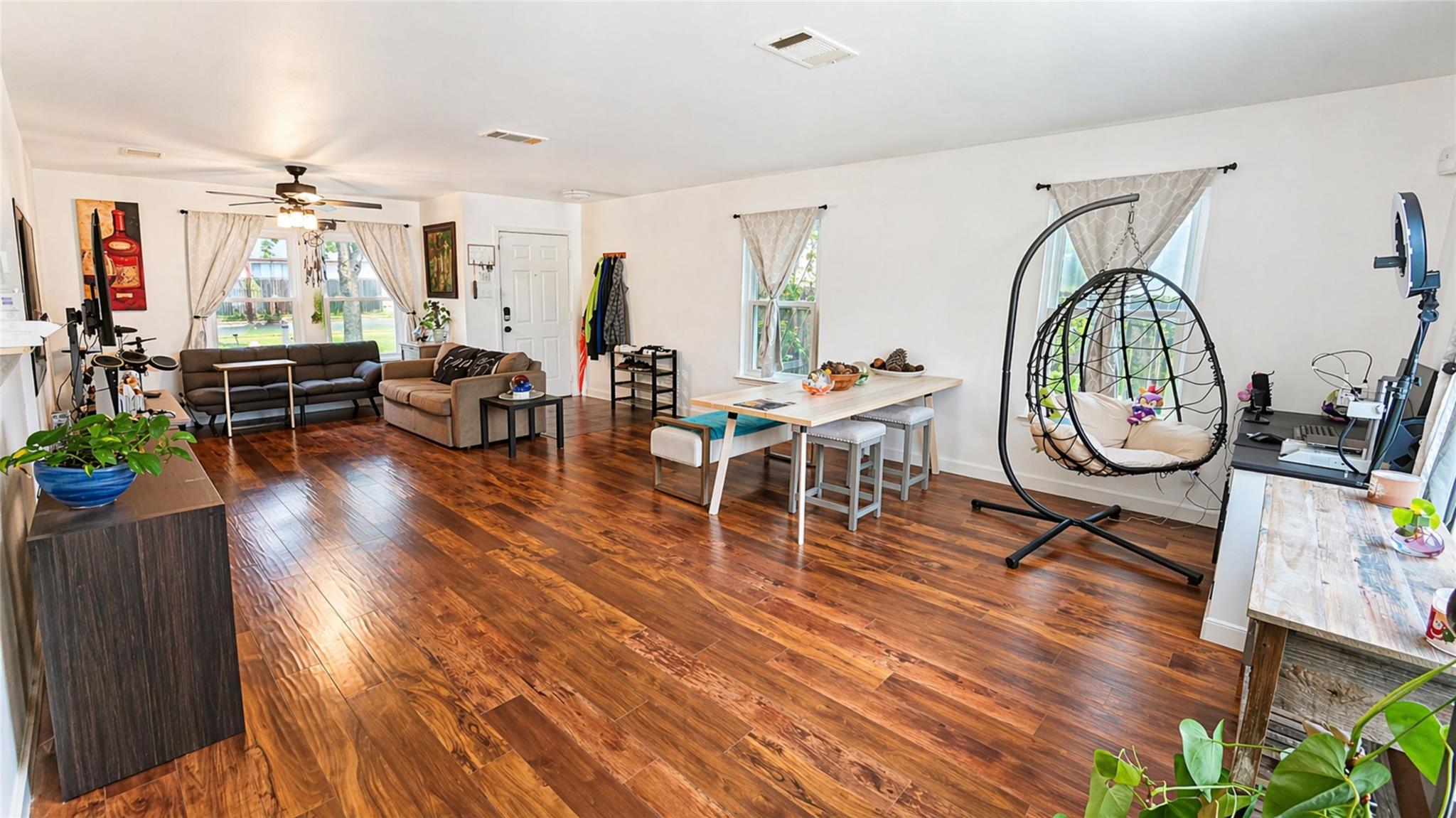 1405 Sheltie LN