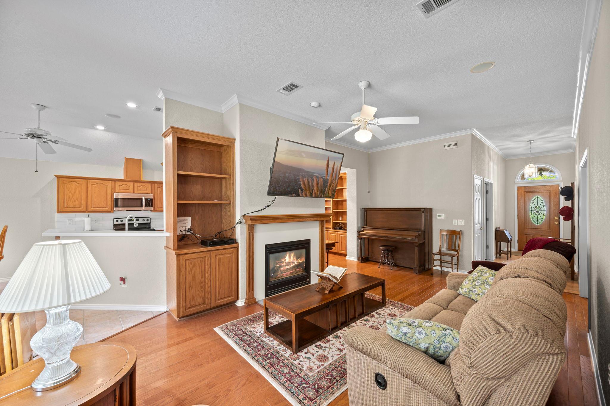 107 Stacey LN