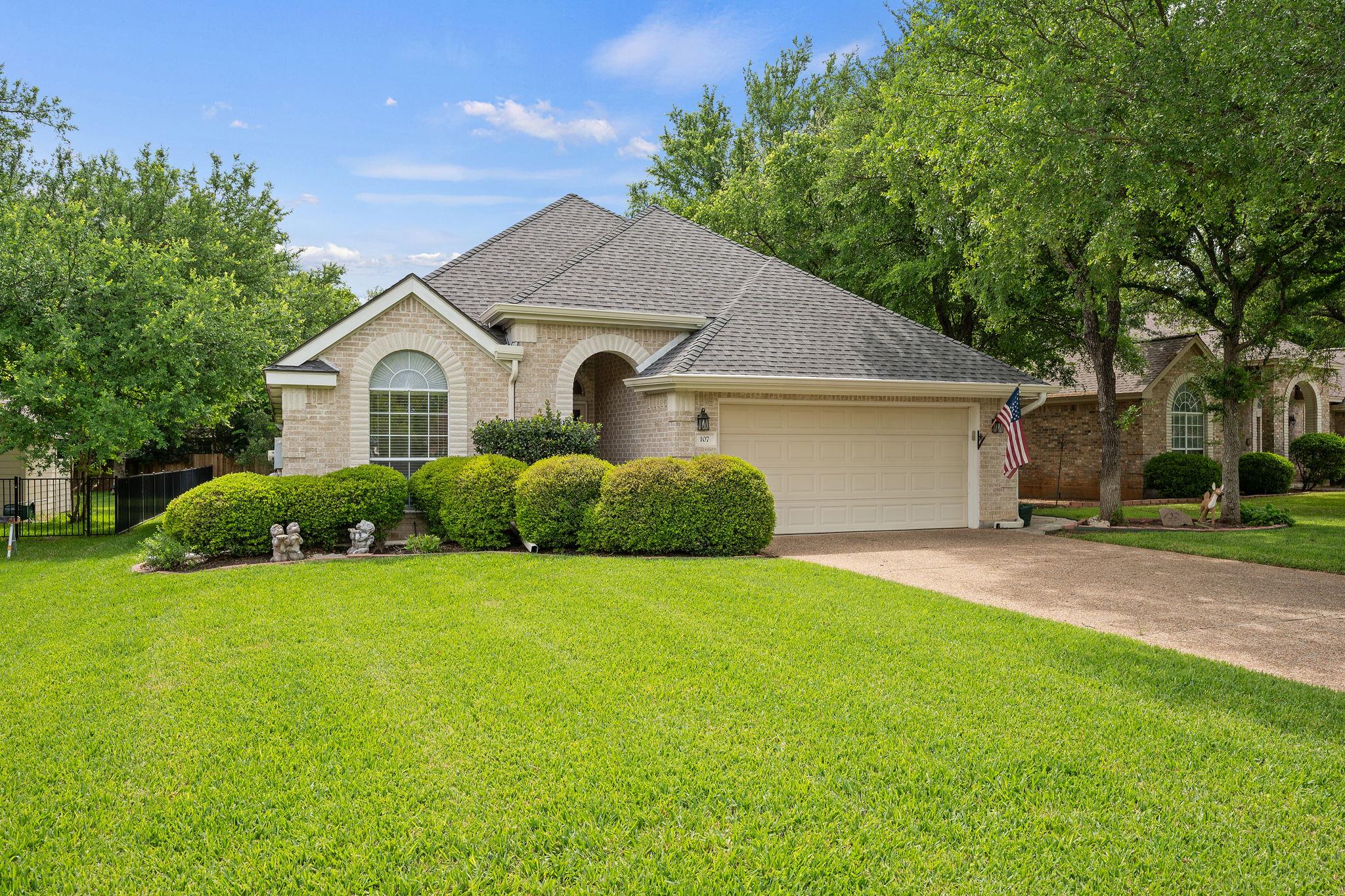 107 Stacey LN