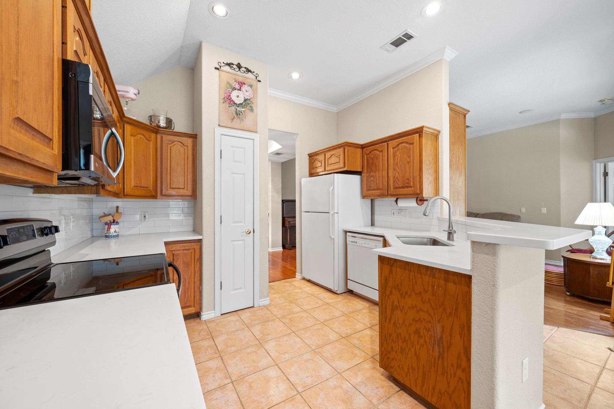 107 Stacey LN