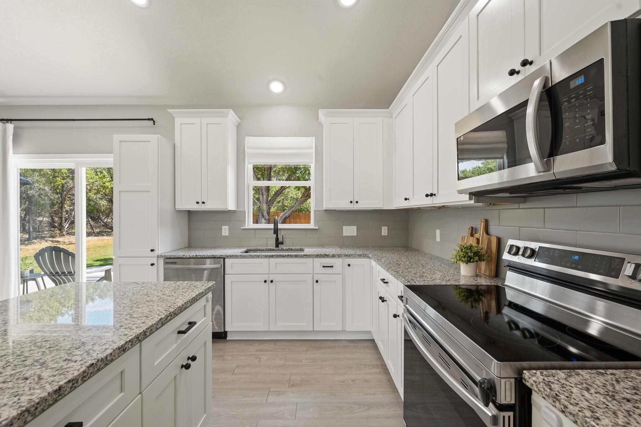 4975 Goliad DR