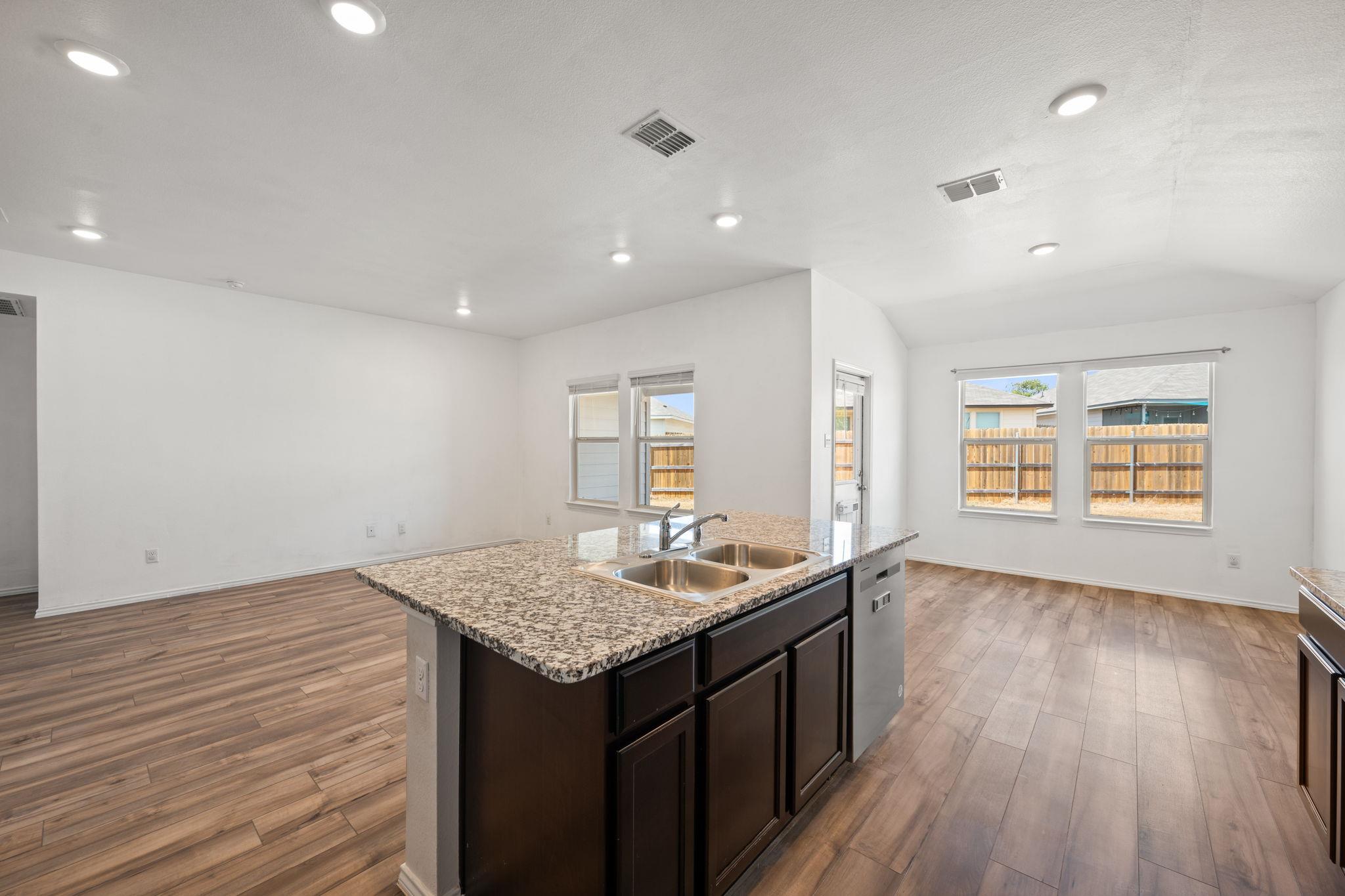1012 Velvet CT