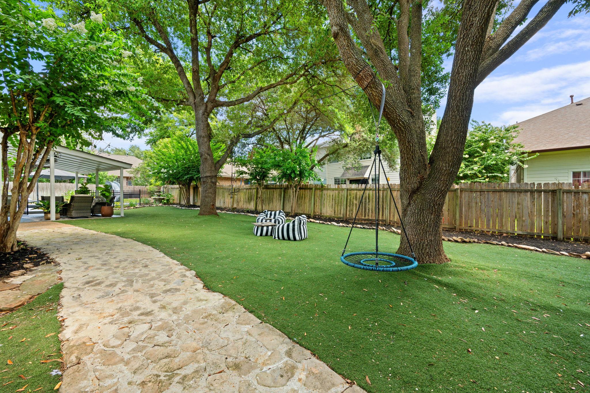 3923 Grayling LN