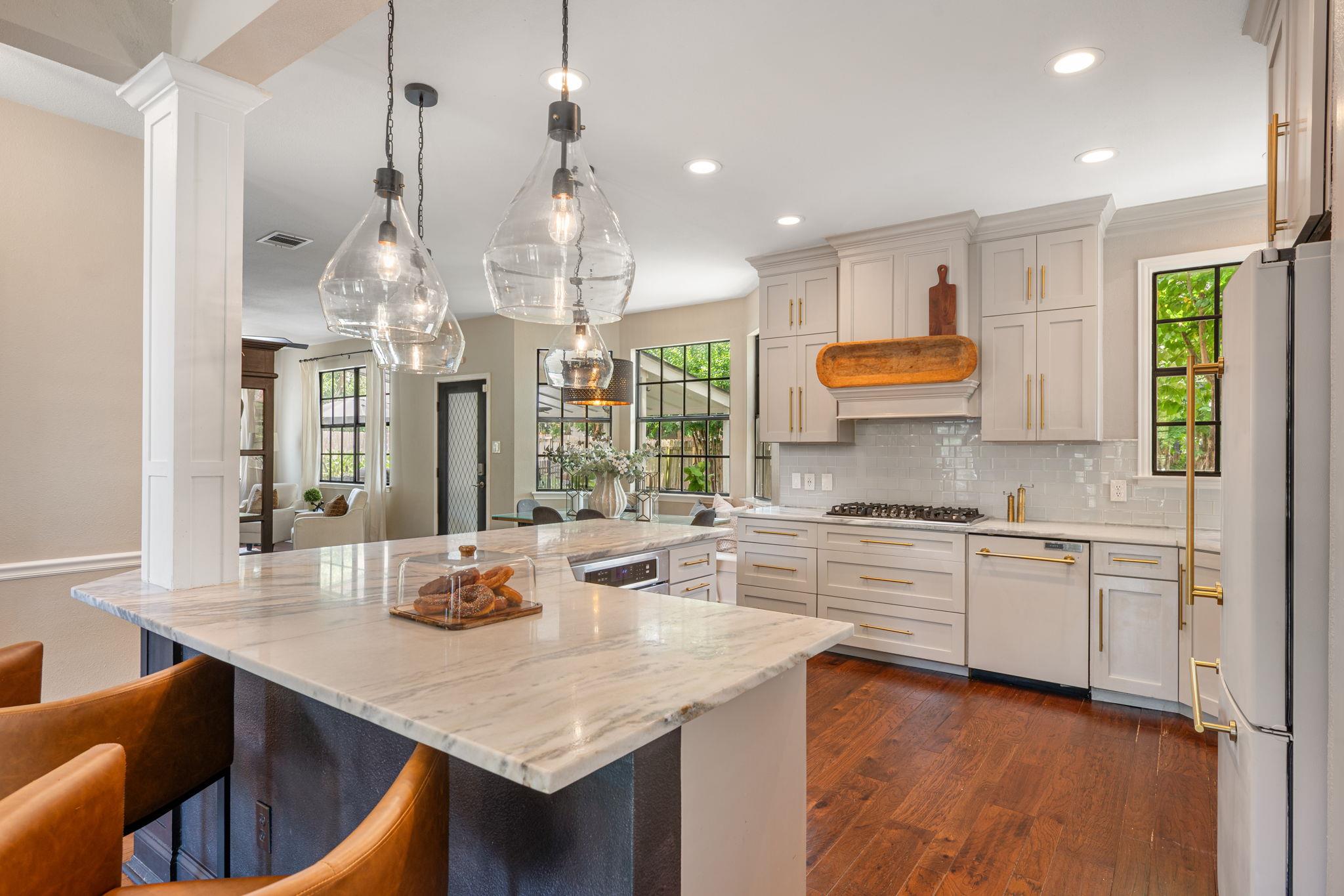 3923 Grayling LN