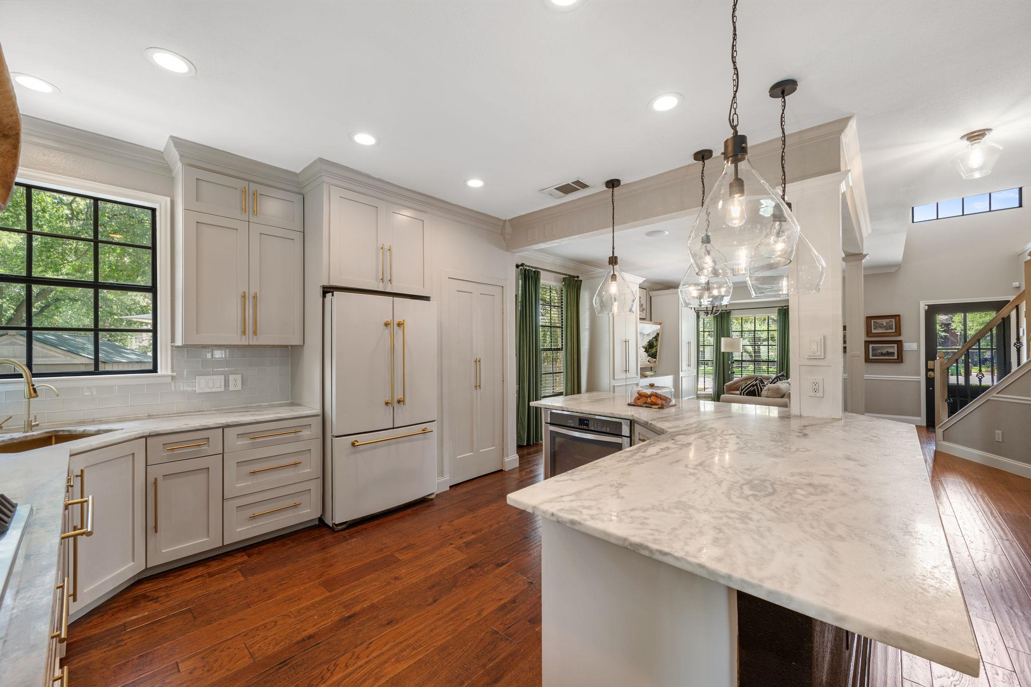 3923 Grayling LN