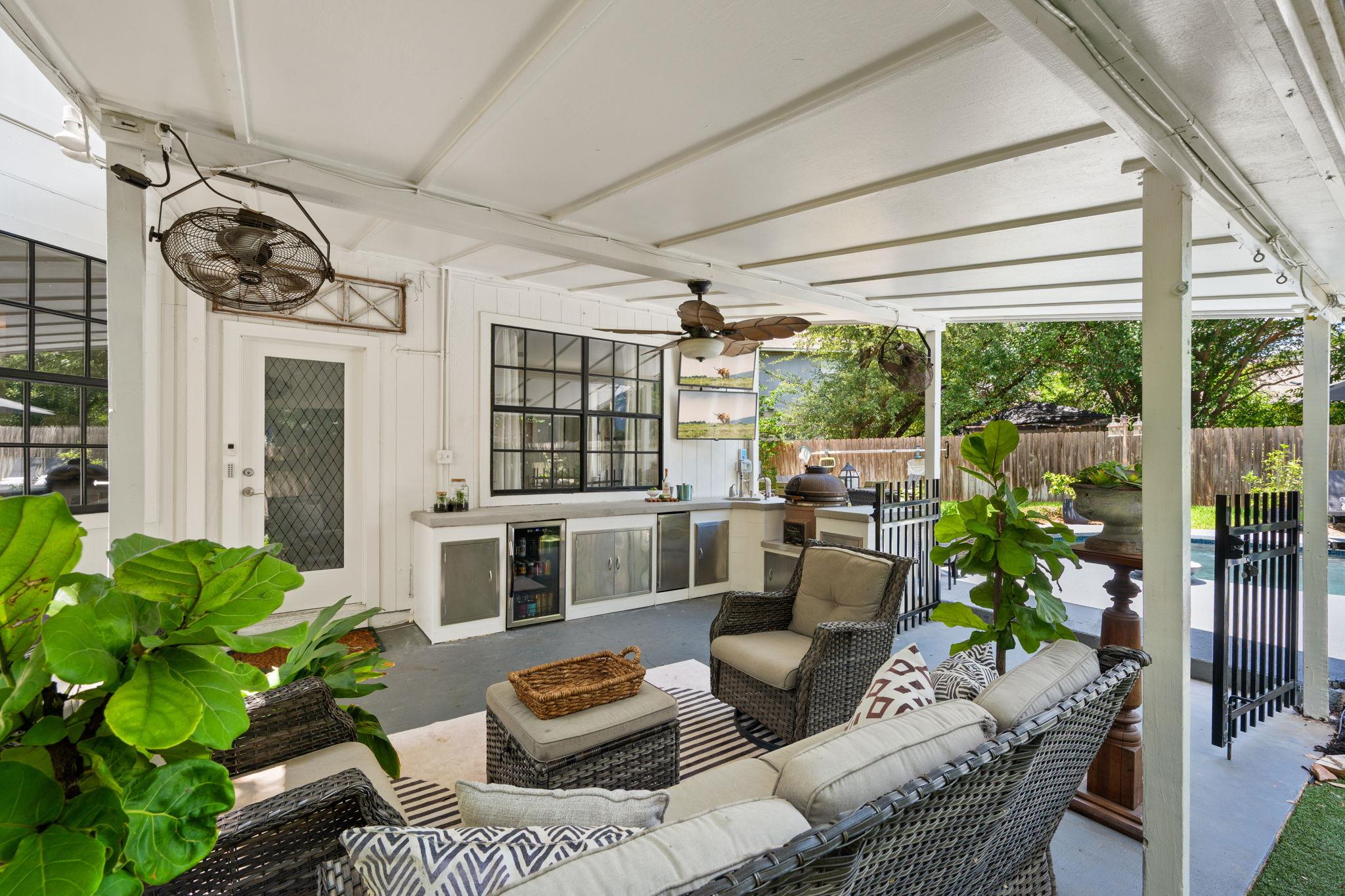 3923 Grayling LN