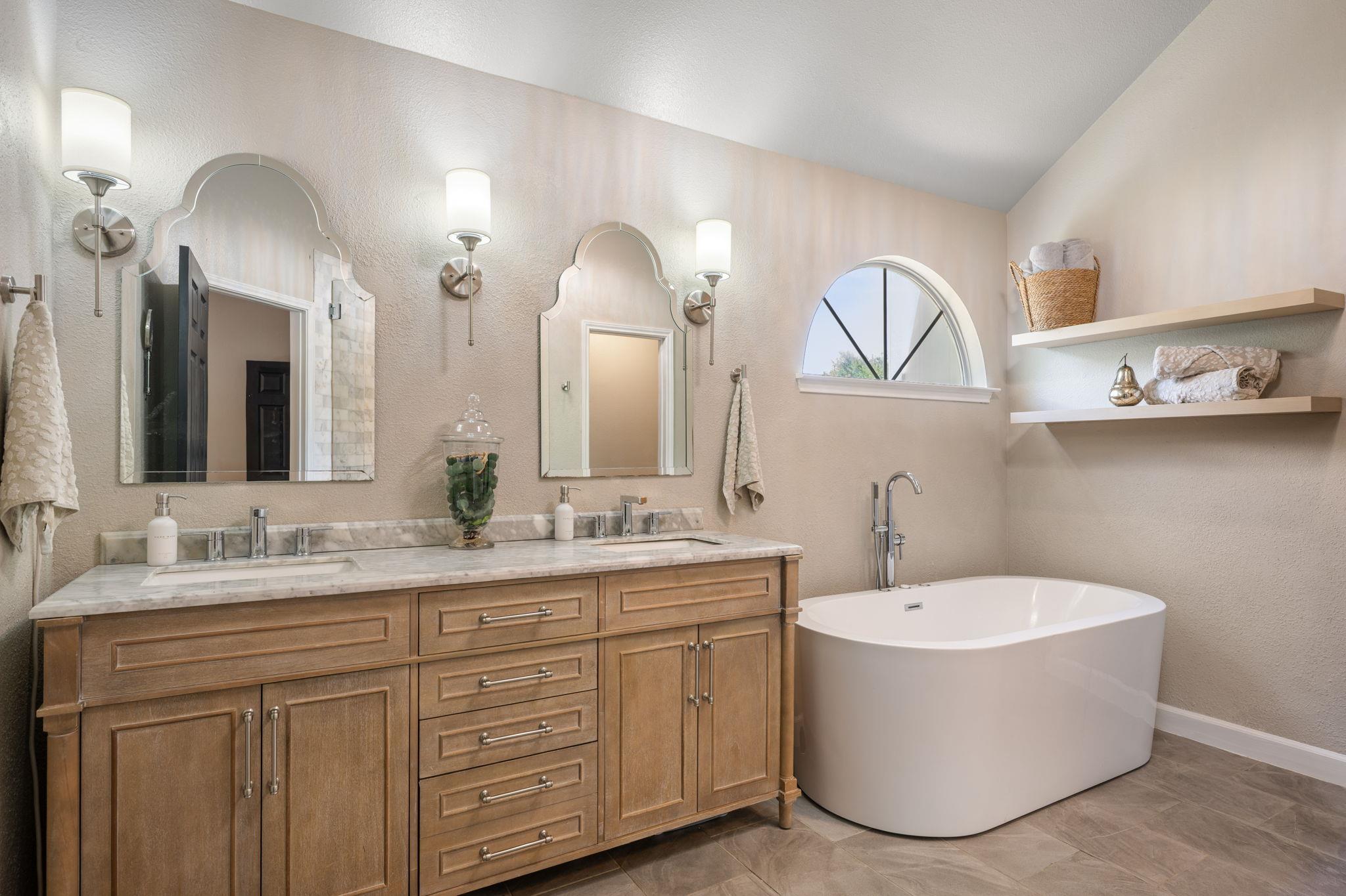 3923 Grayling LN