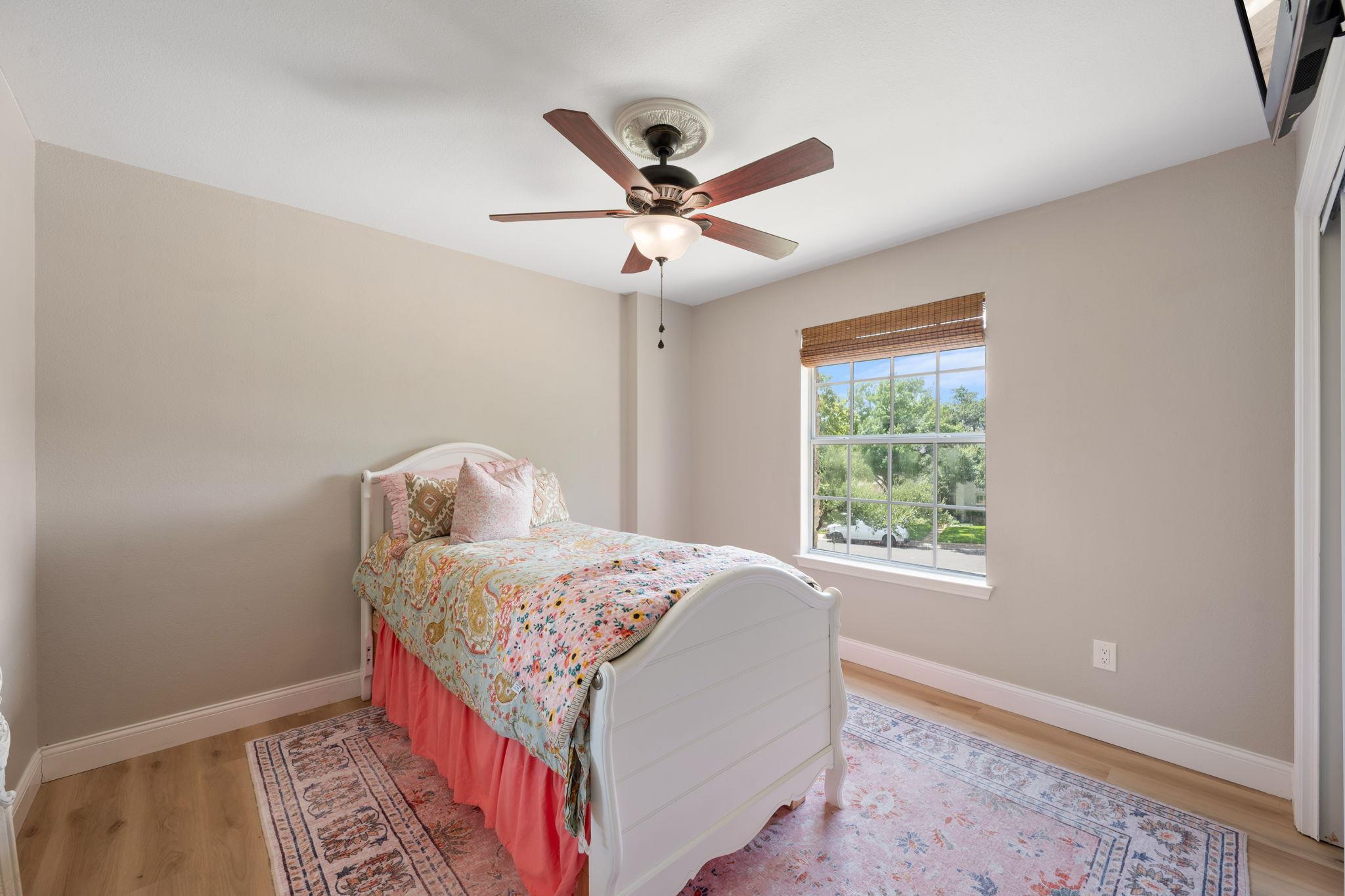 3923 Grayling LN