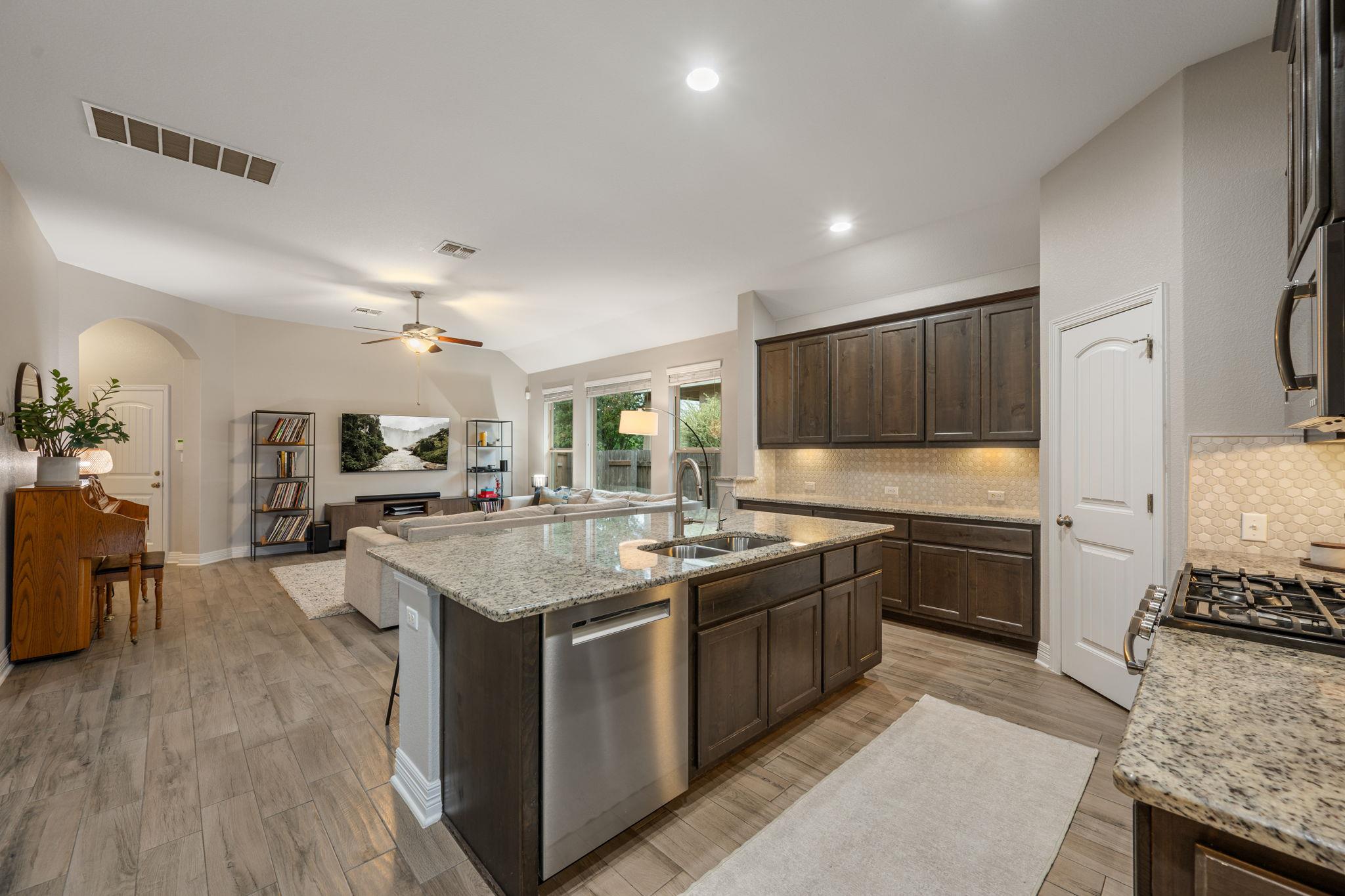 725 Blue Agave LN