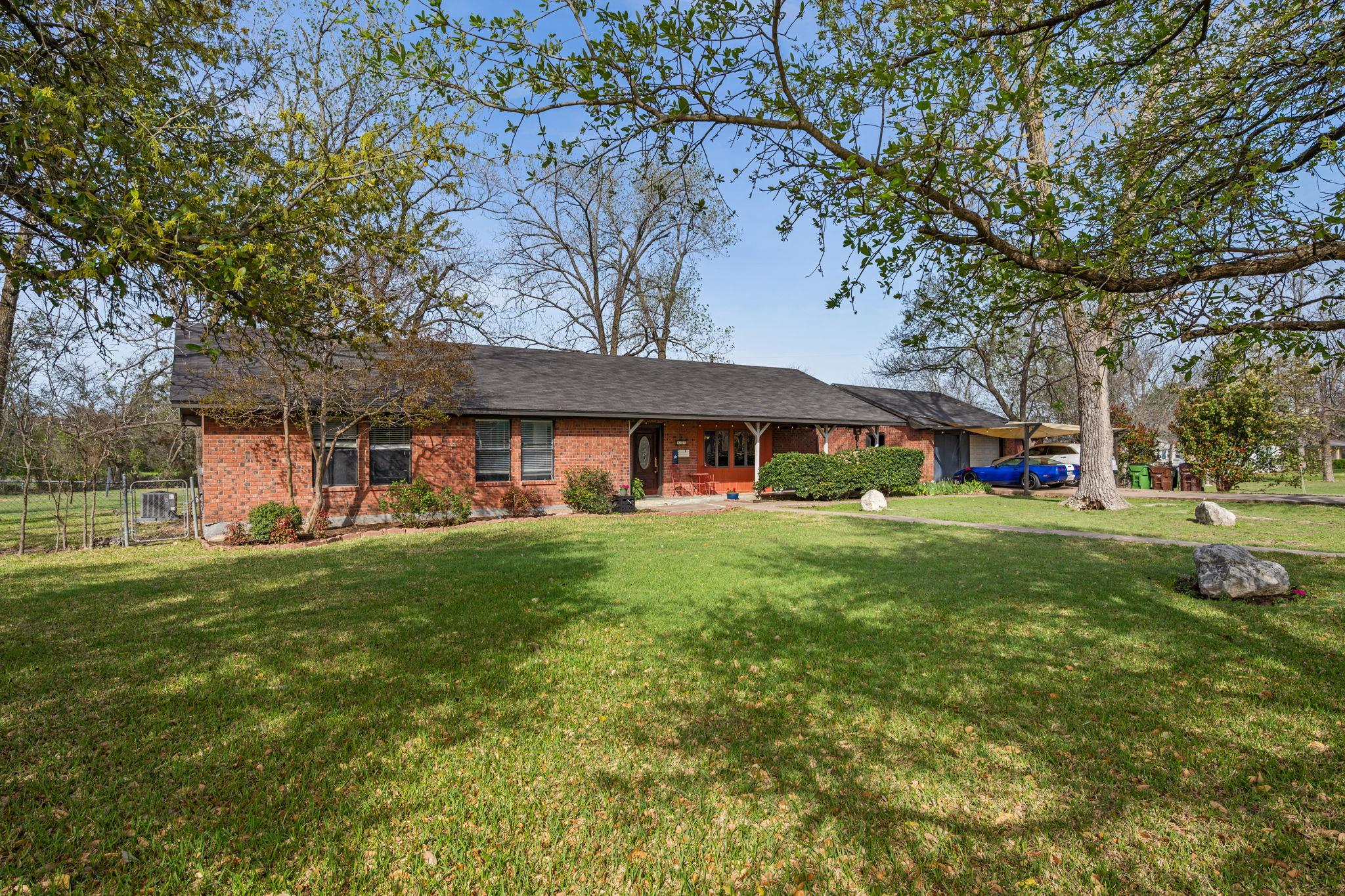 902 Ray Berglund BLVD