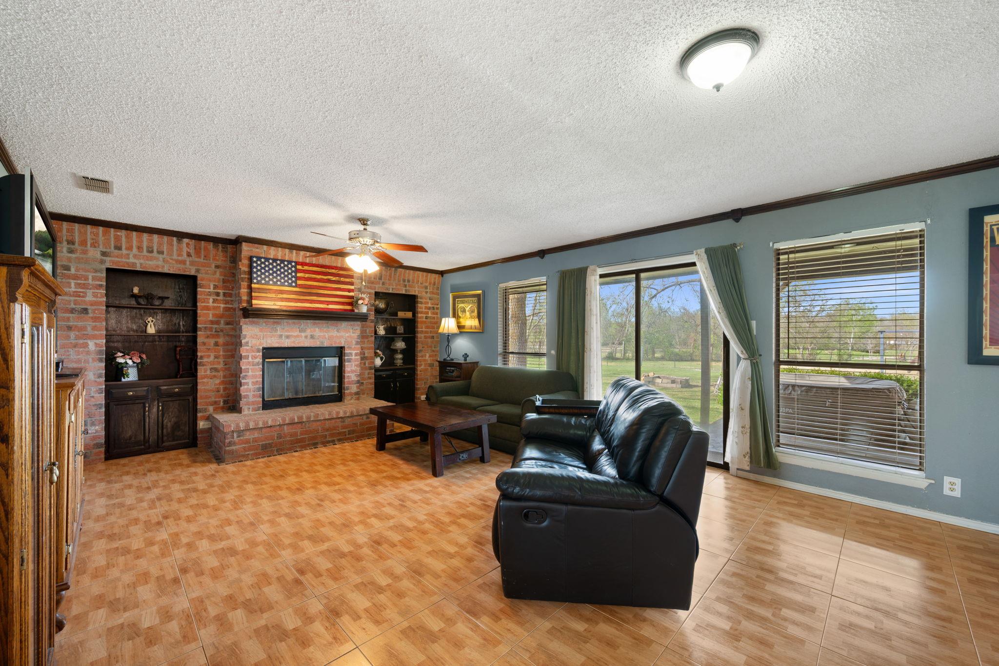 902 Ray Berglund BLVD