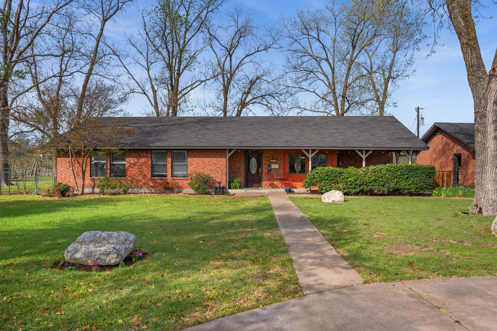 902 Ray Berglund BLVD