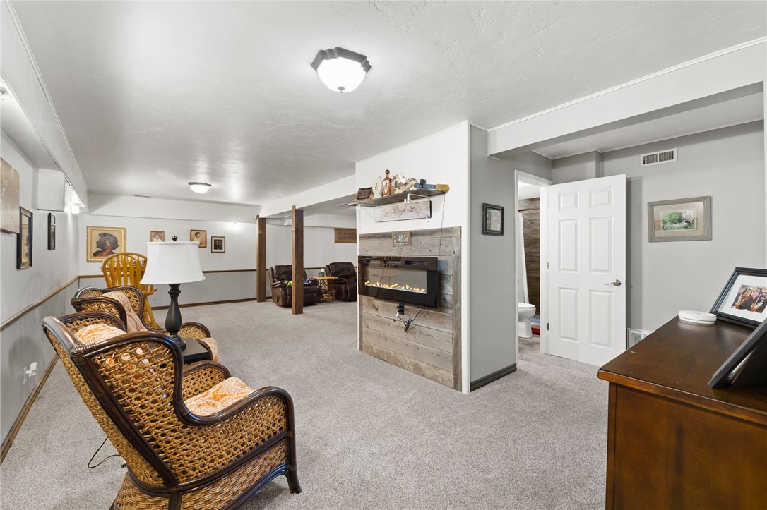 6802 US Highway 212