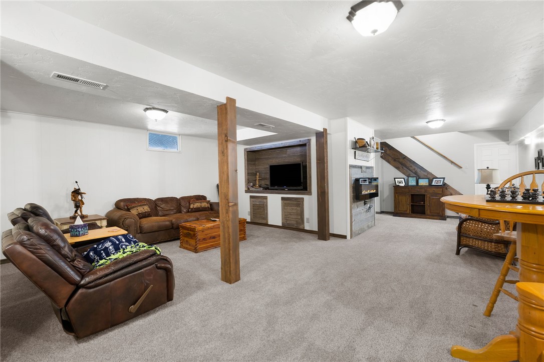 6802 US Highway 212
