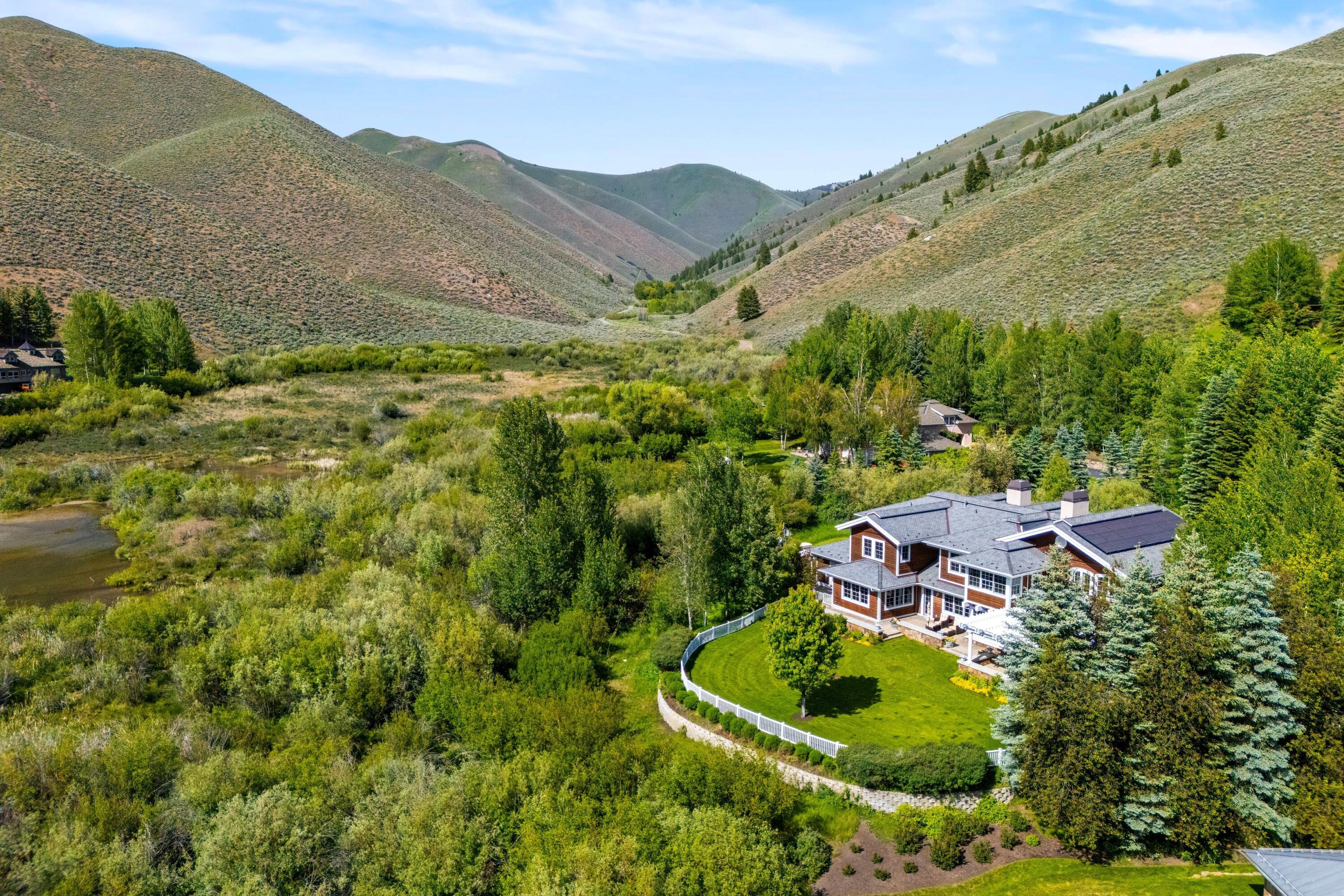 105 Parker Gulch Rd