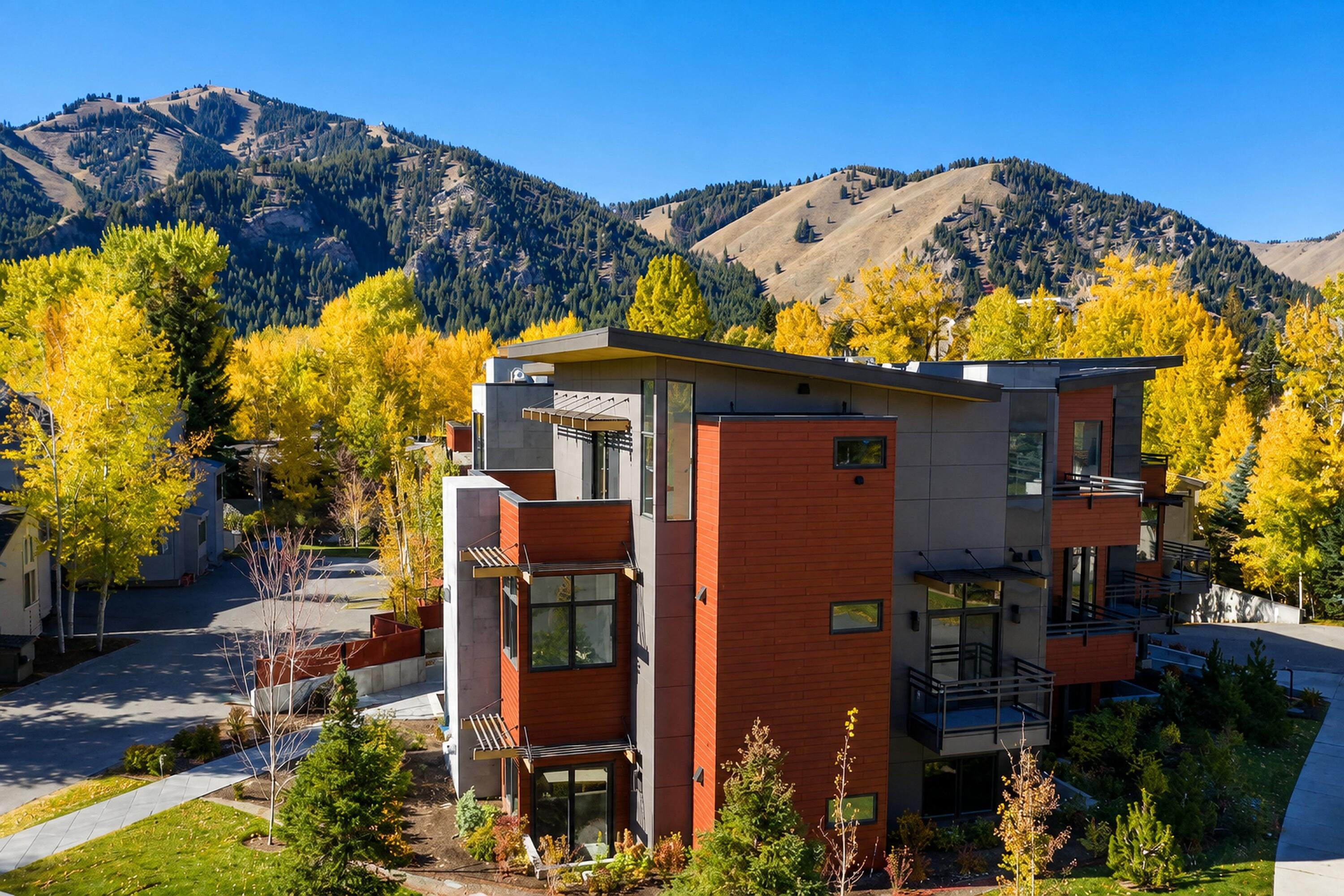 341 S Leadville Ave Unit 302